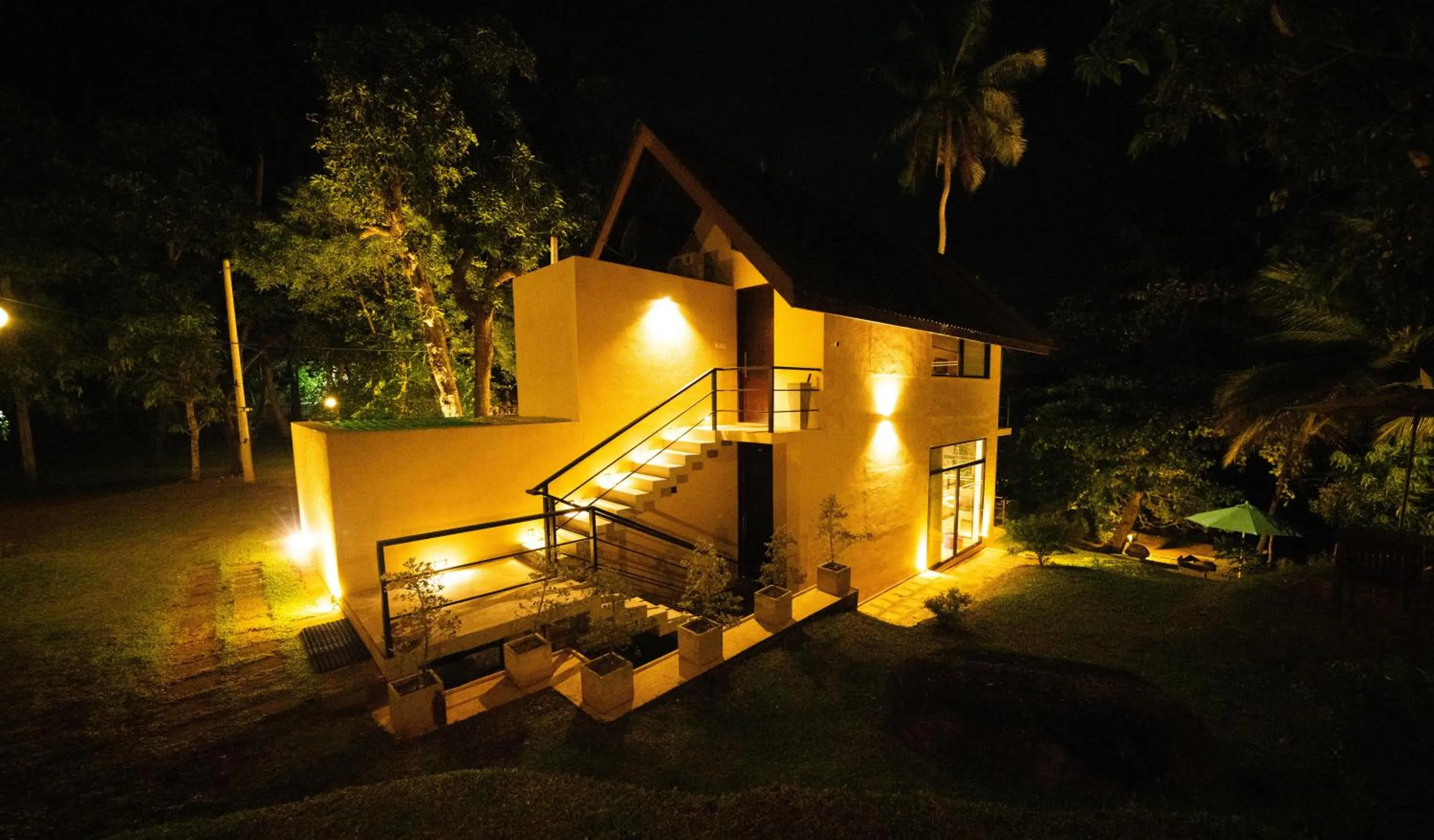 Property building in Serendipity Lake - Hikkaduwa