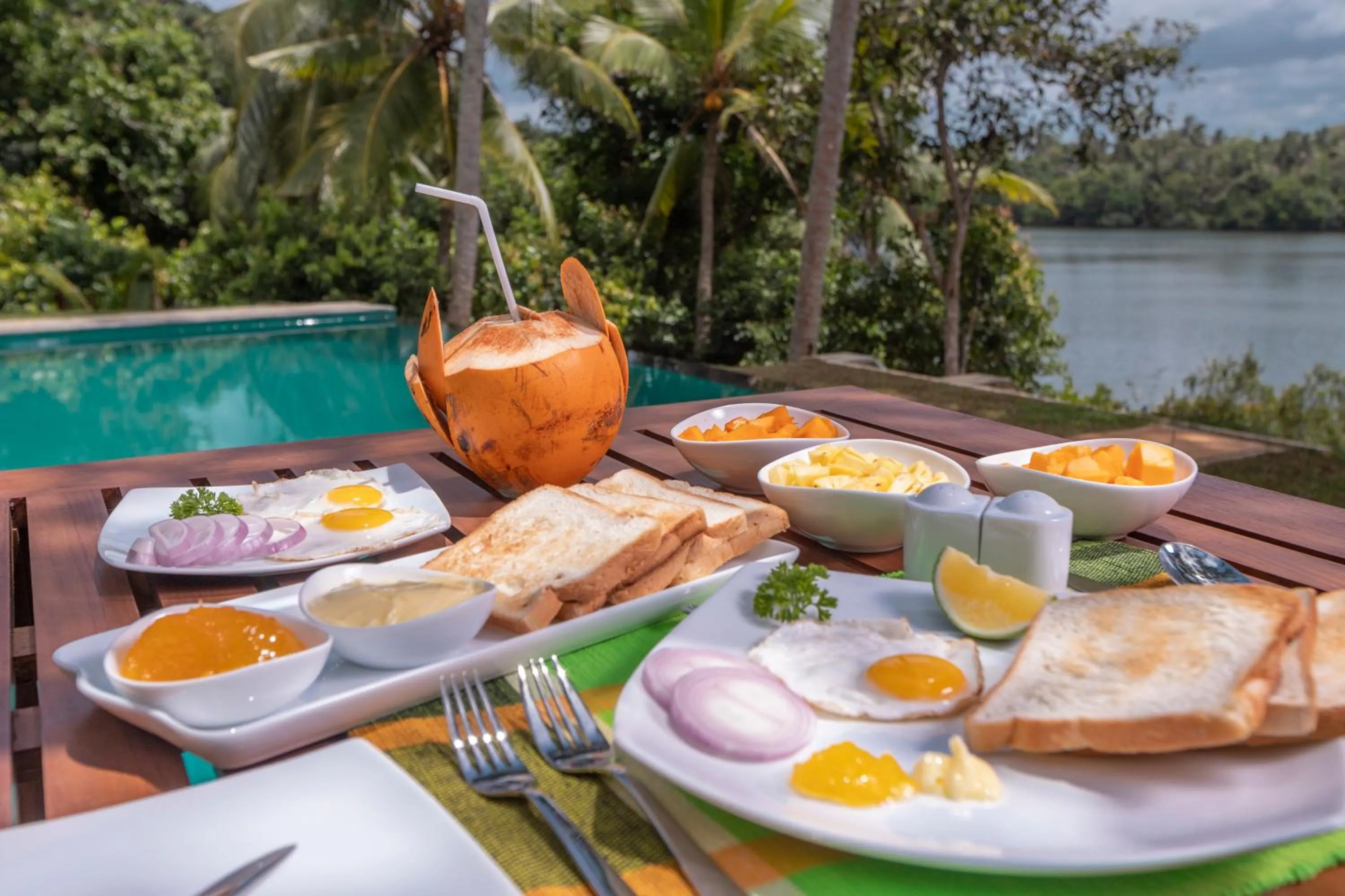 Day in Serendipity Lake - Hikkaduwa