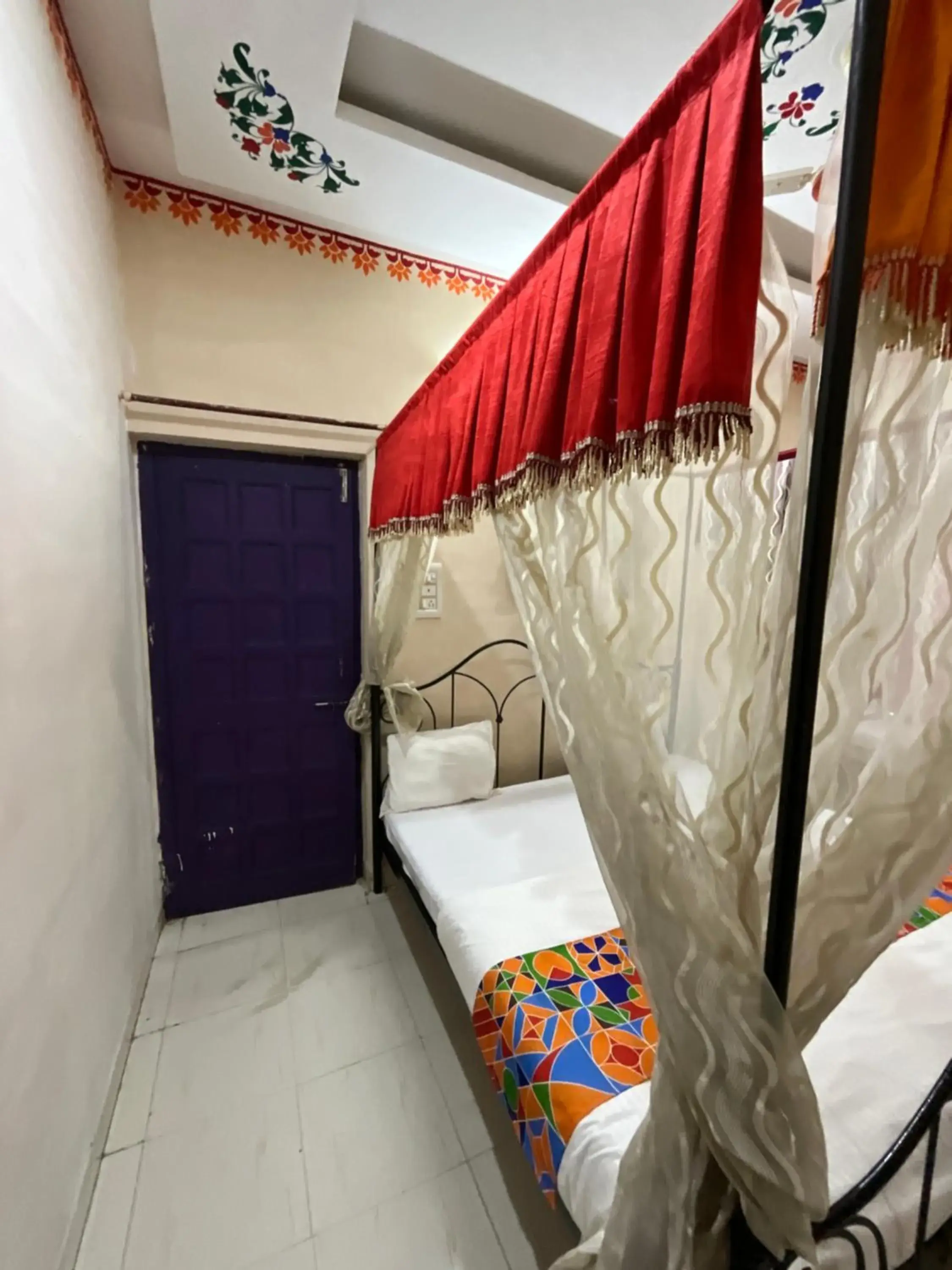 Deluxe Double Room with Sea View - single occupancy in HOTEL HANUMAN GHAT On LAKE PICHOLA Deluxe Double Room with Sea View - single occupancy in HOTEL HANUMAN GHAT On LAKE PICHOLA