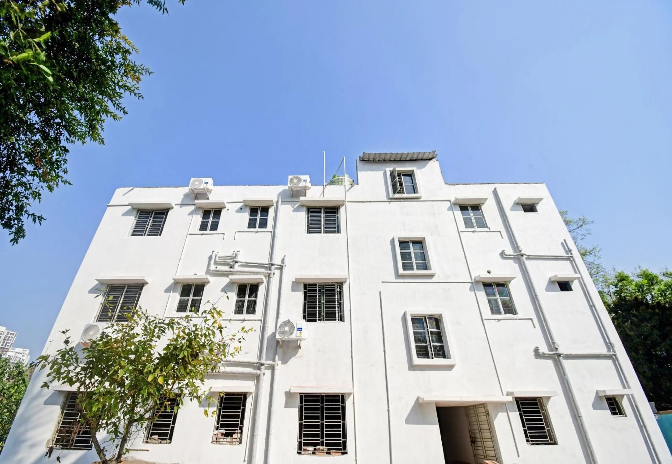 Facade/entrance in Super Hotel O Grand Eden