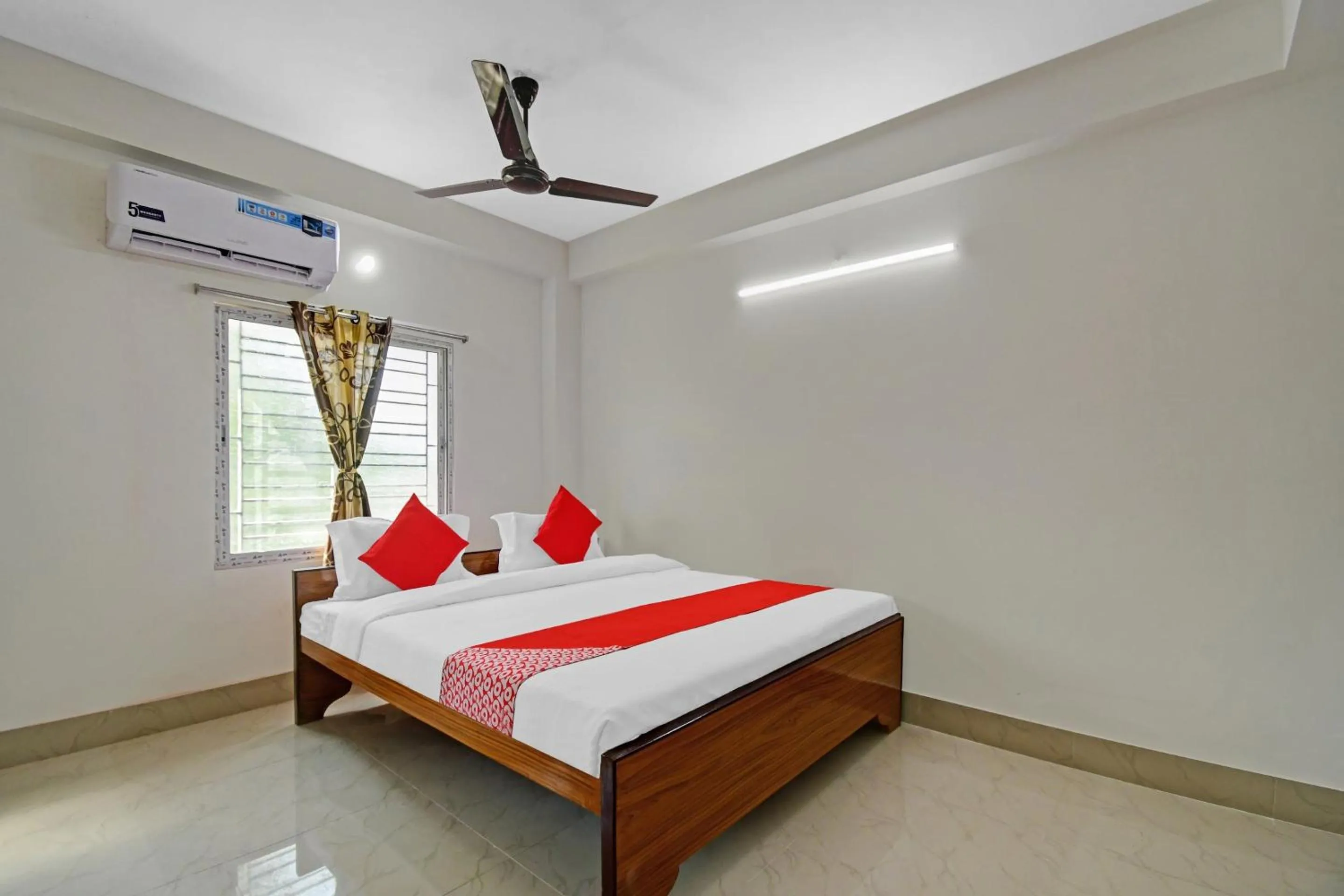 Bedroom, Bed in Super Hotel O Grand Eden