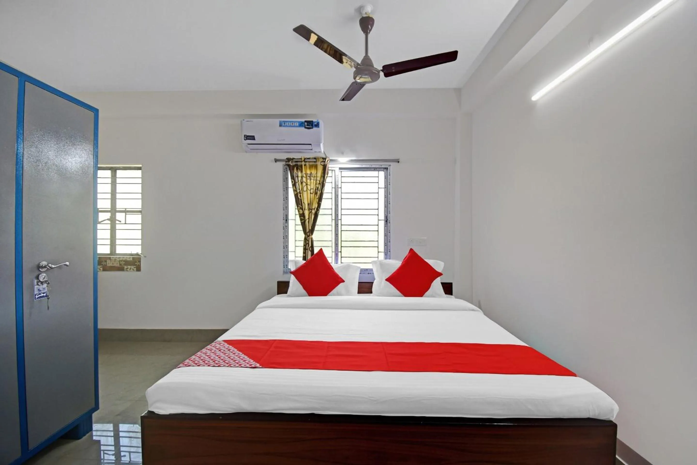 Bedroom, Bed in Super Hotel O Grand Eden