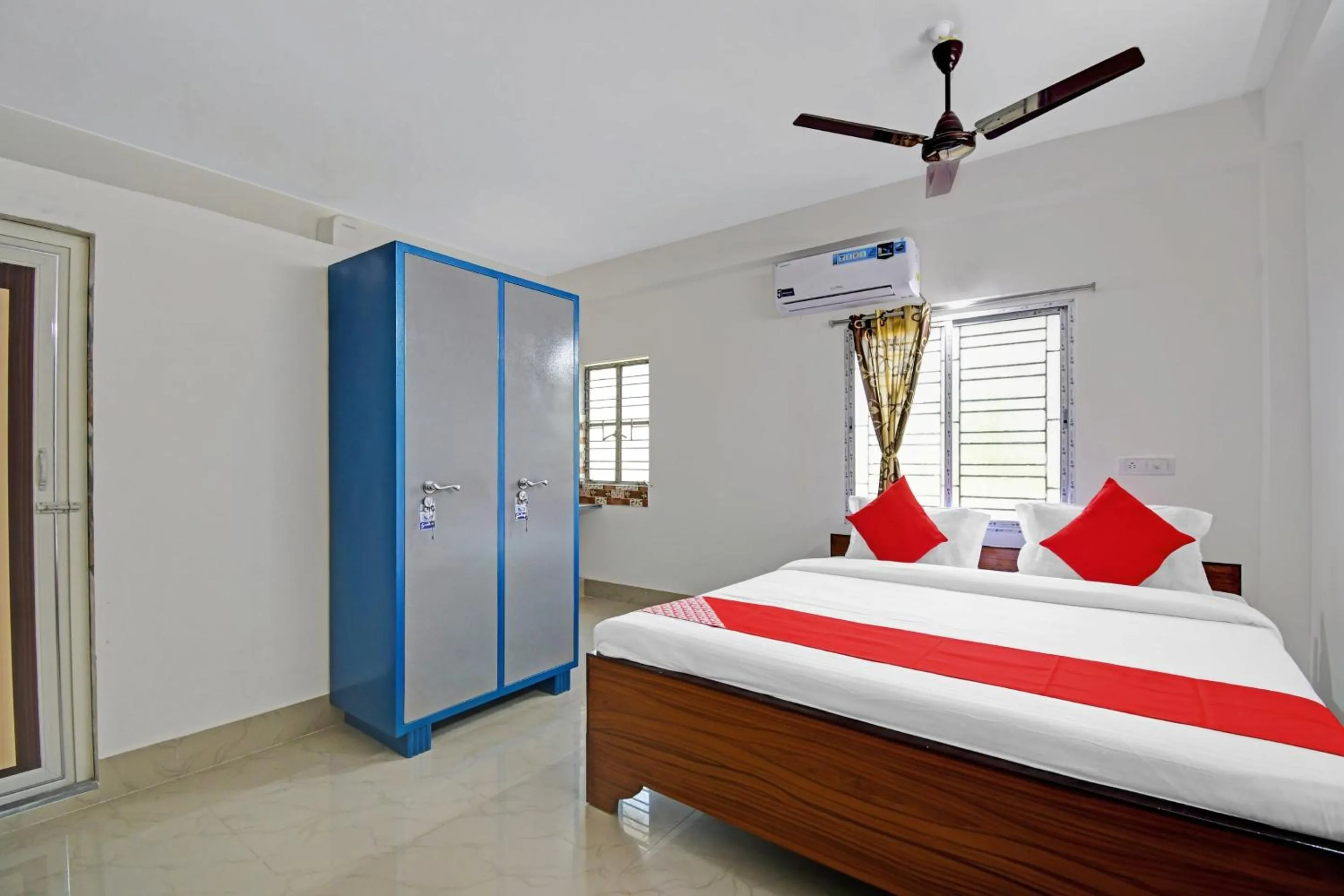 Bedroom, Bed in Super Hotel O Grand Eden