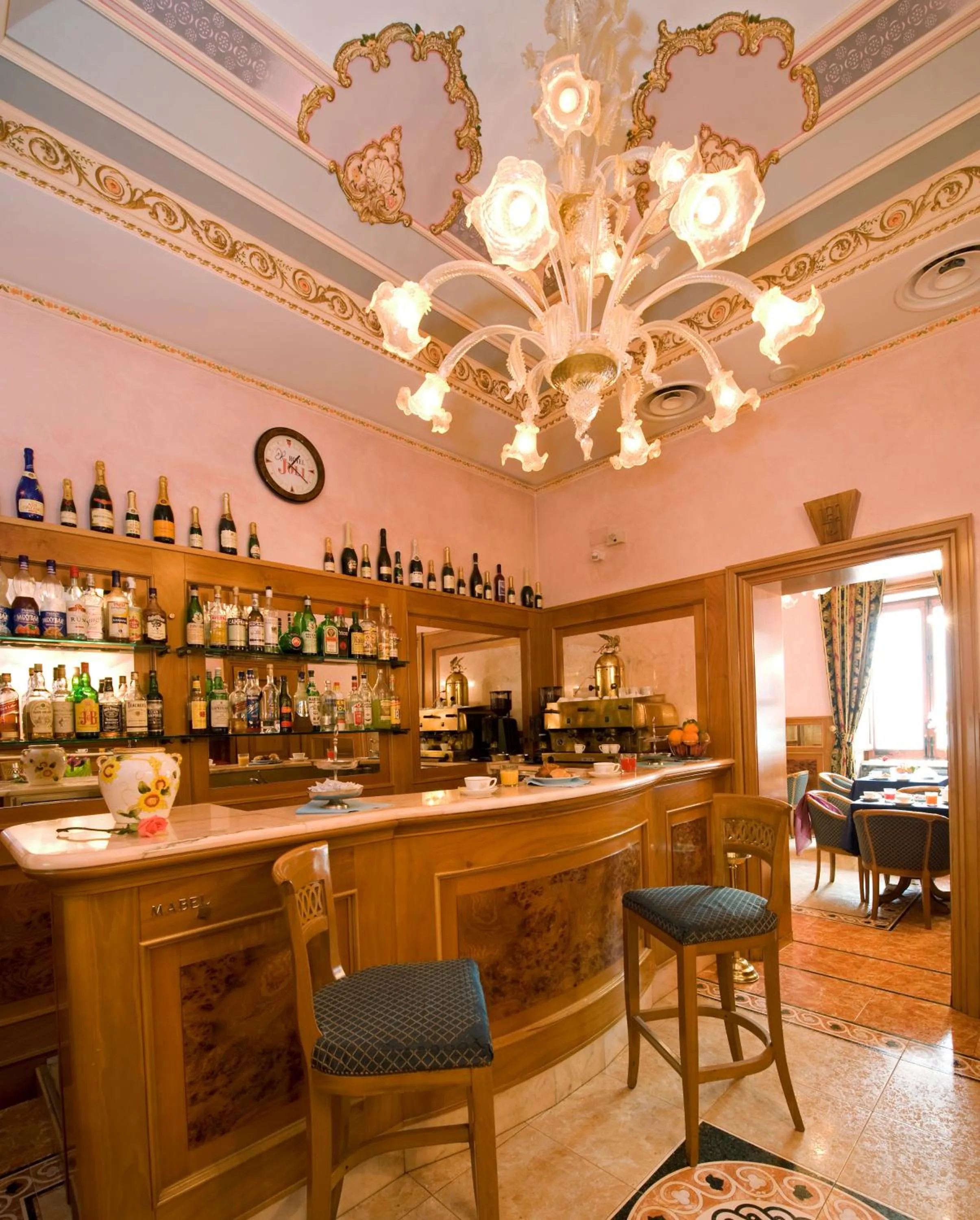 Lounge or bar in Hotel Joli