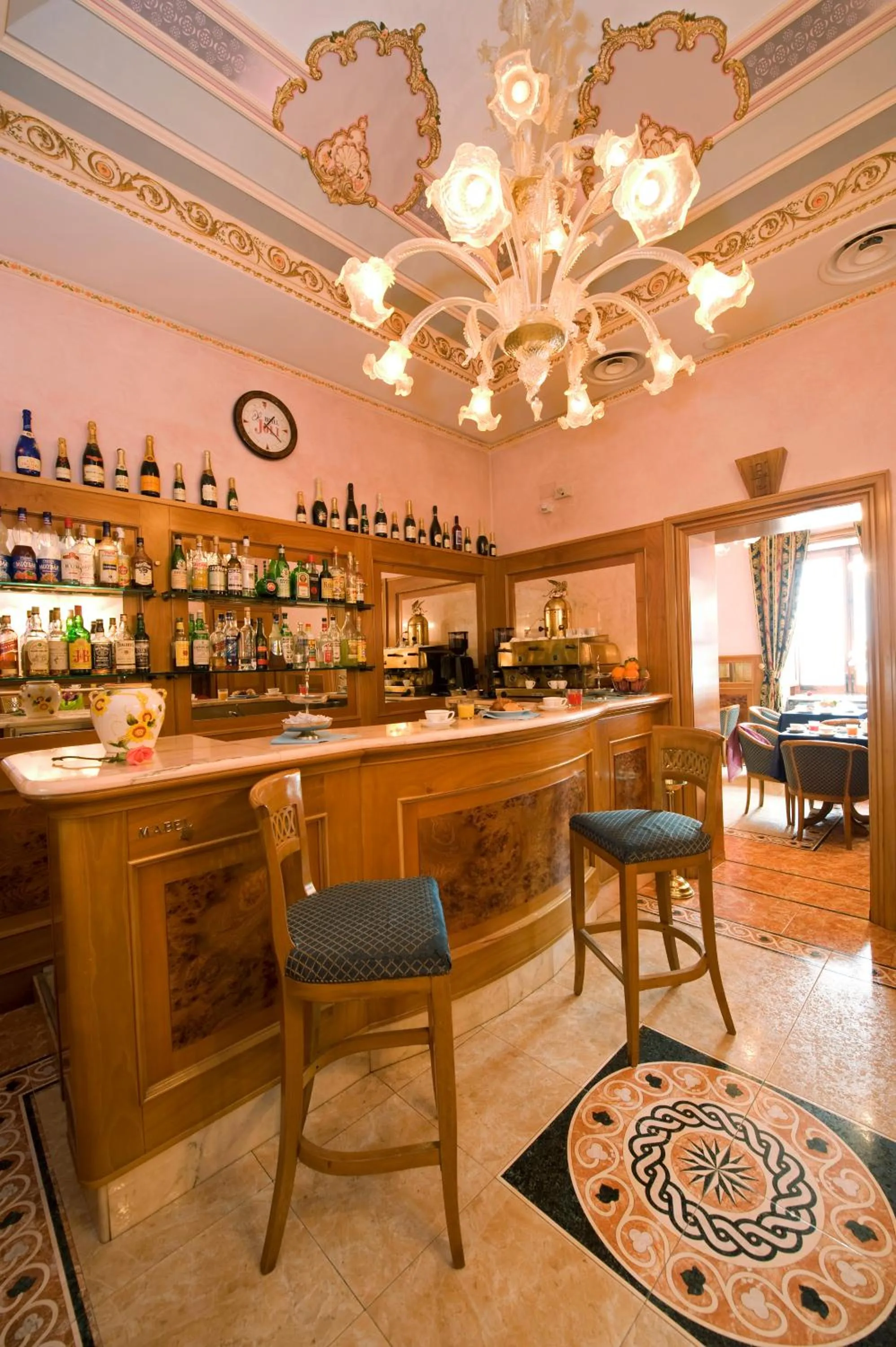 Lounge or bar in Hotel Joli