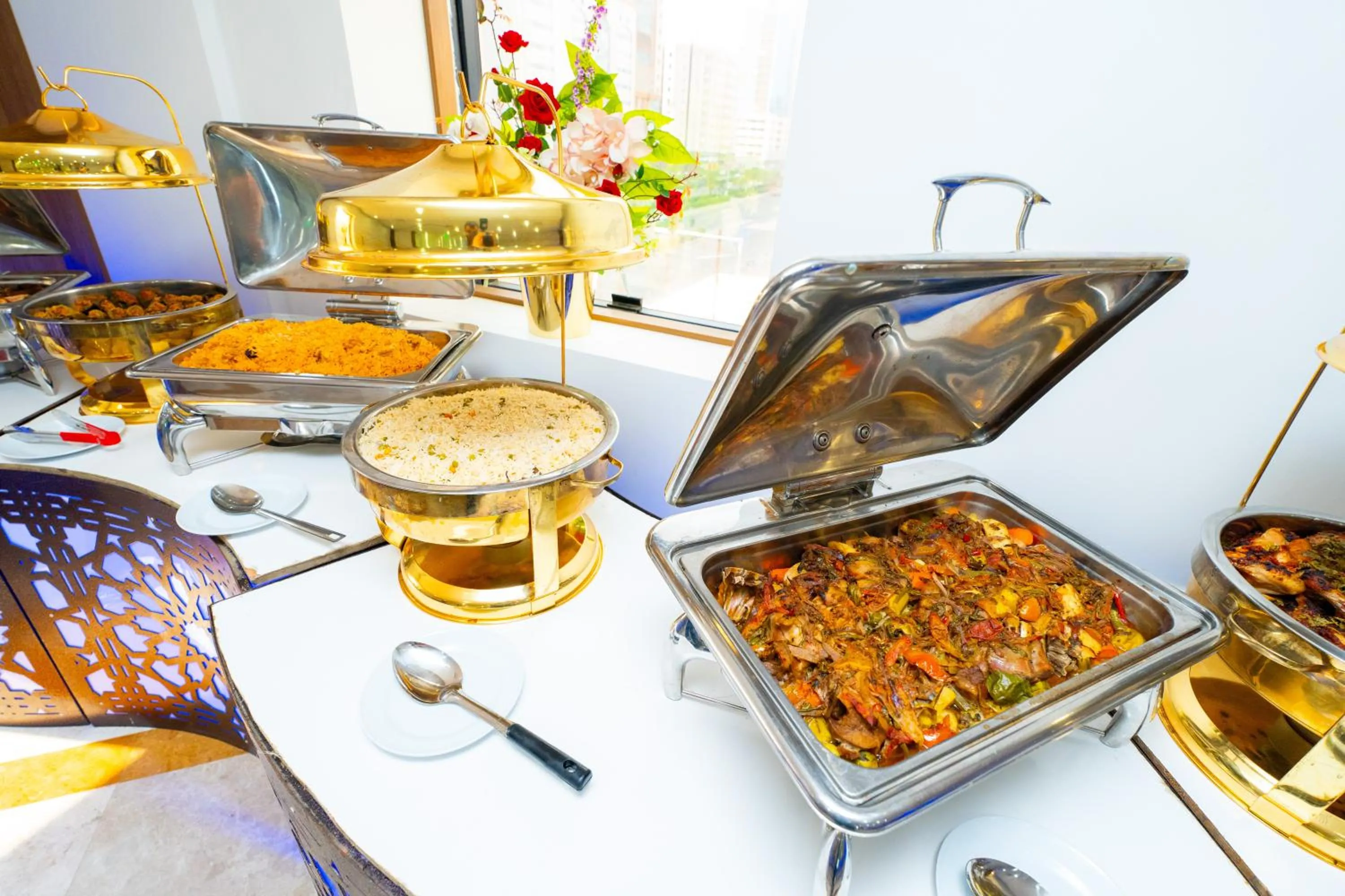 Food and drinks in Al Kiram Hotel Al Azizia