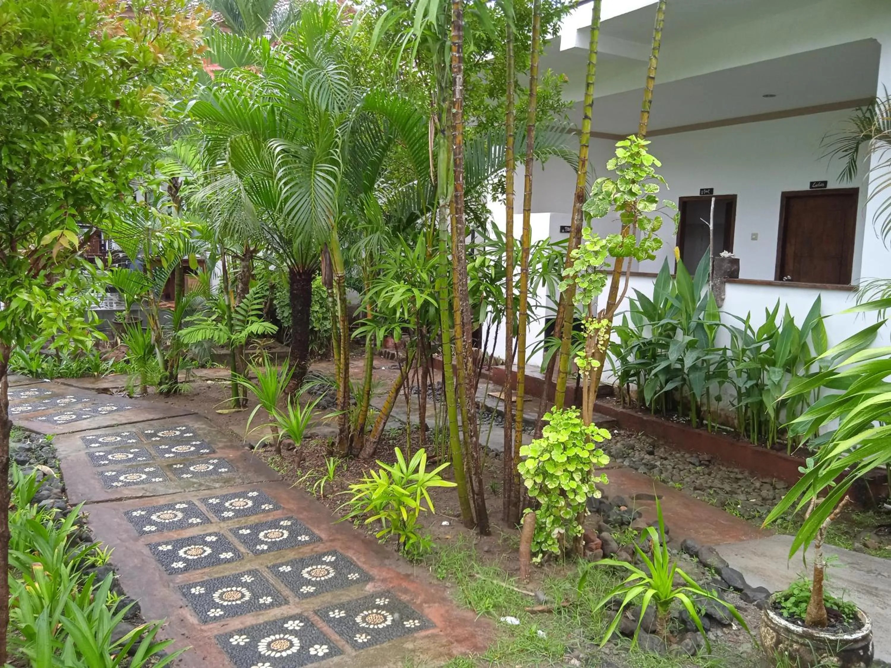 Facade/entrance in family house hotel kuta