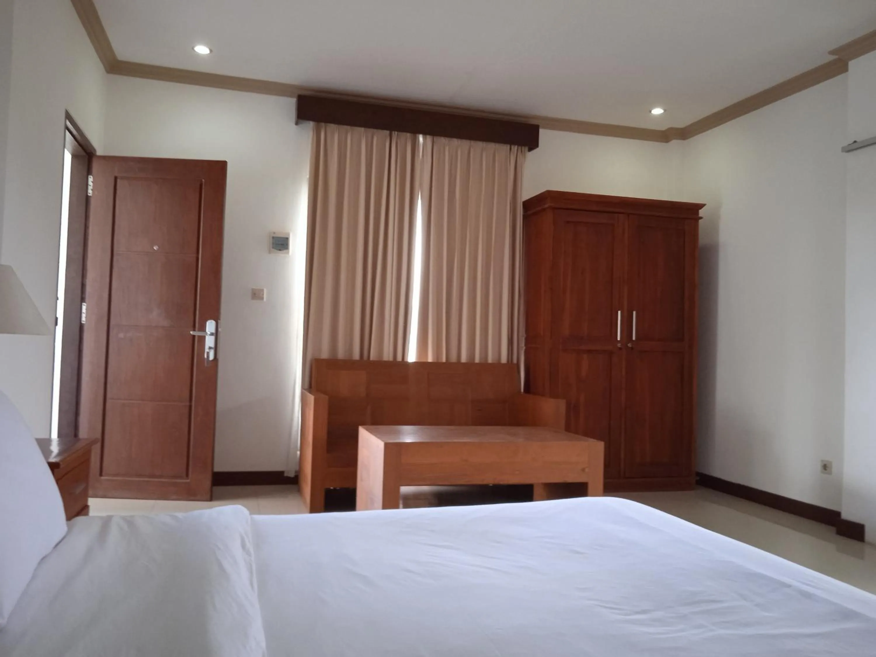 Bedroom, Bed in family house hotel kuta