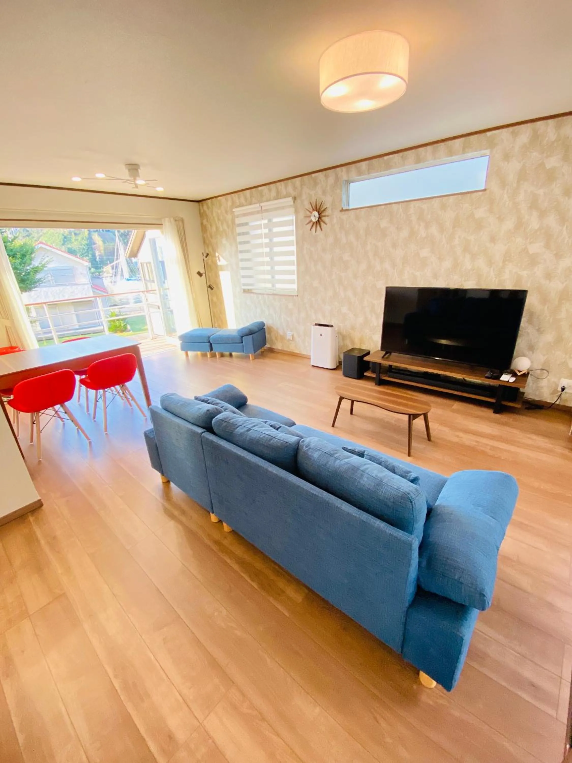 Living room in ABURATSUBO Bekkan 三浦半島の最南端にある有数のマグロの町 BBQが可能な貸別荘