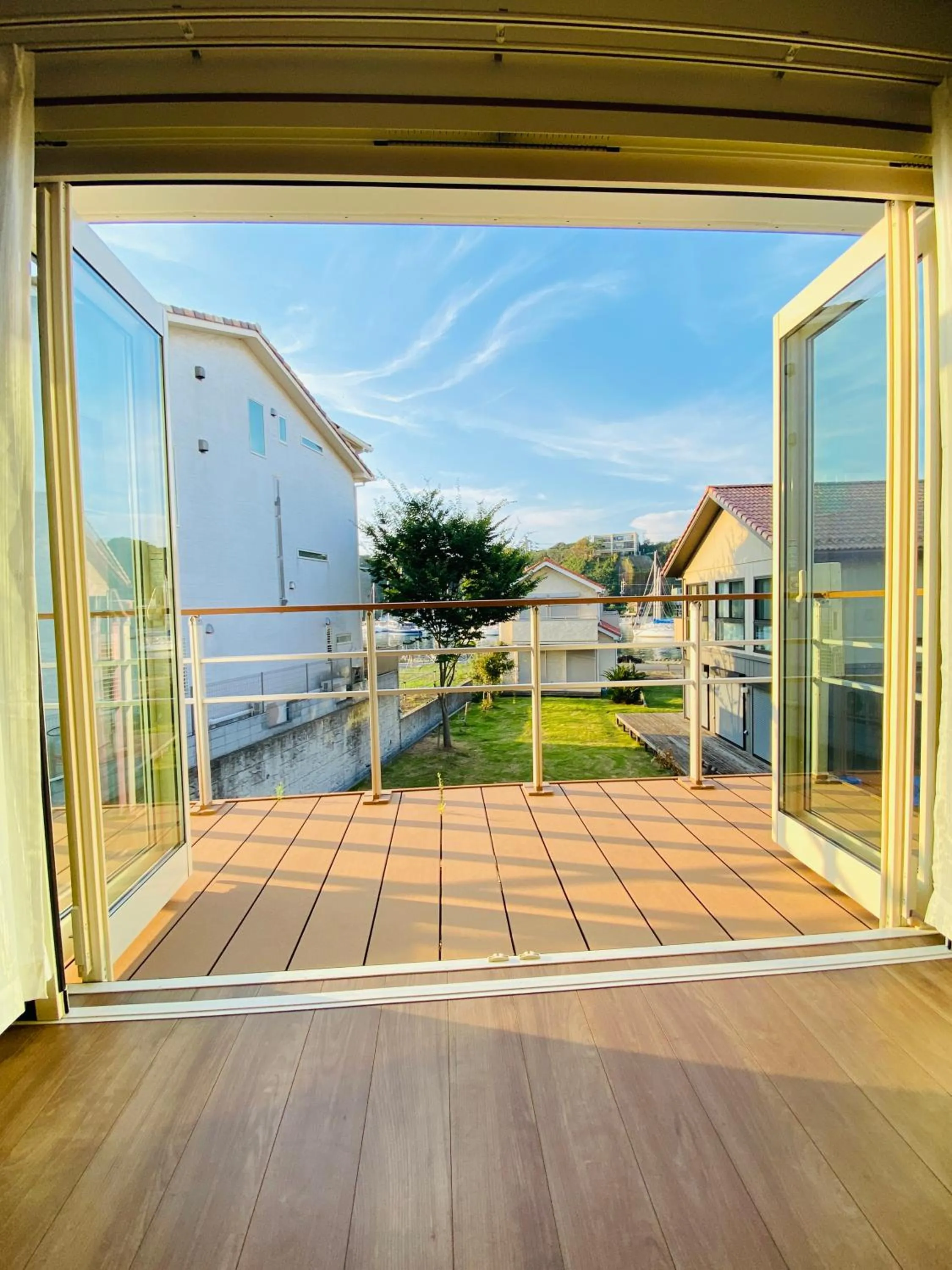 Balcony/Terrace in ABURATSUBO Bekkan 三浦半島の最南端にある有数のマグロの町 BBQが可能な貸別荘