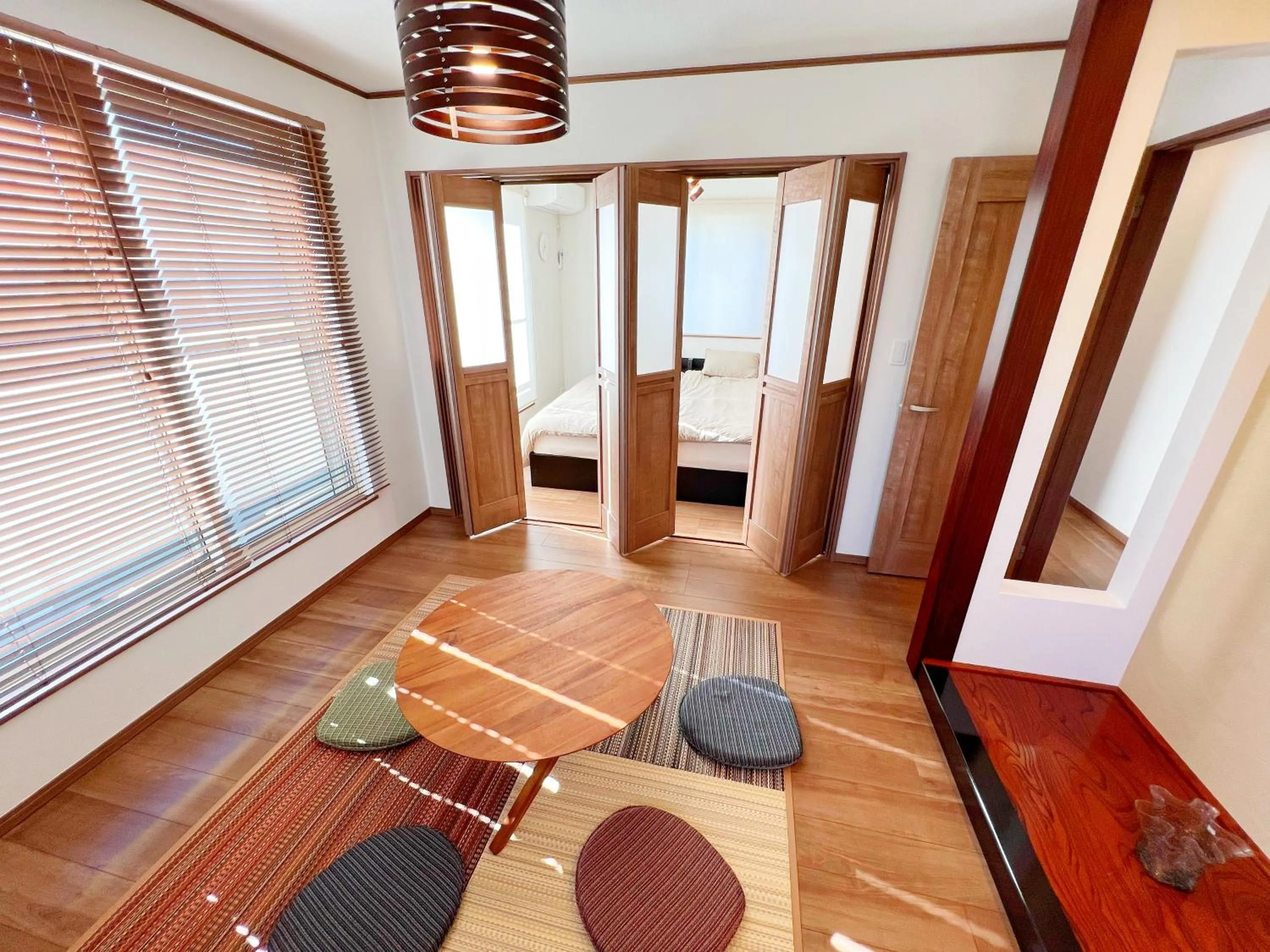 Living room in ABURATSUBO Bekkan 三浦半島の最南端にある有数のマグロの町 BBQが可能な貸別荘