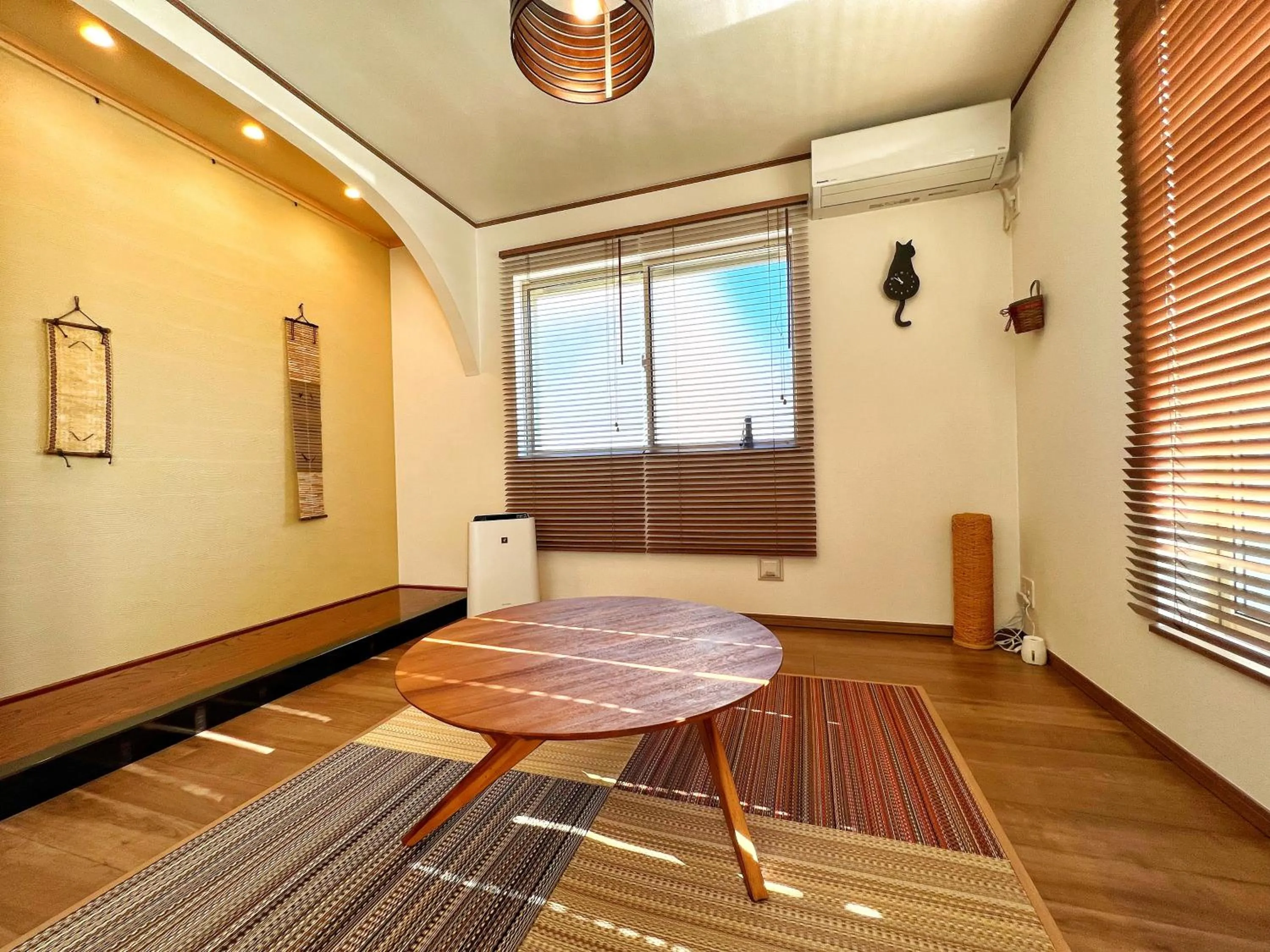 Living room in ABURATSUBO Bekkan 三浦半島の最南端にある有数のマグロの町 BBQが可能な貸別荘