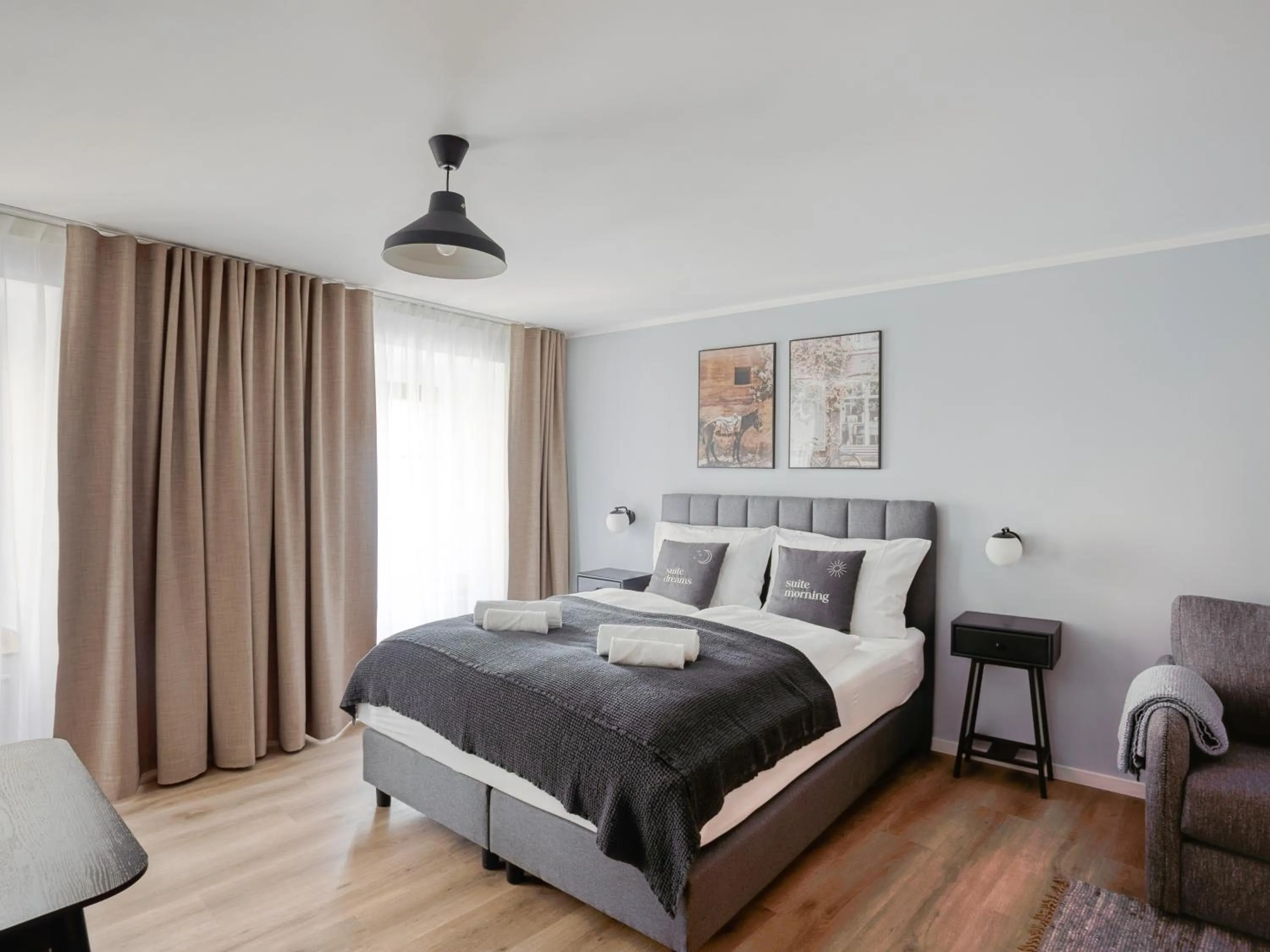 Bed in Limehome Zwickau Hauptmarkt