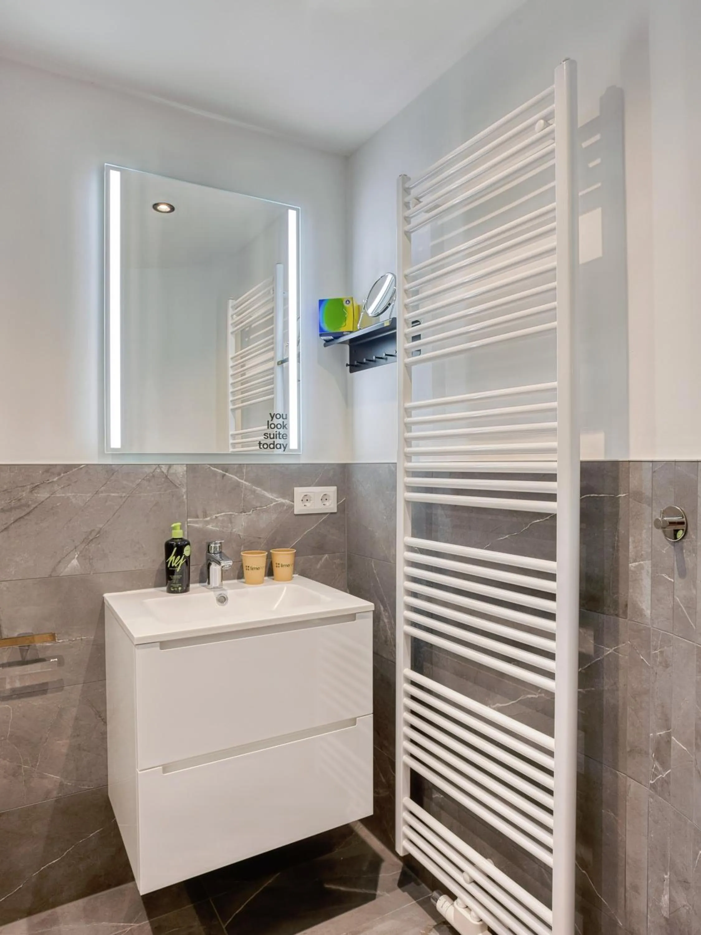 Bathroom in Limehome Zwickau Hauptmarkt