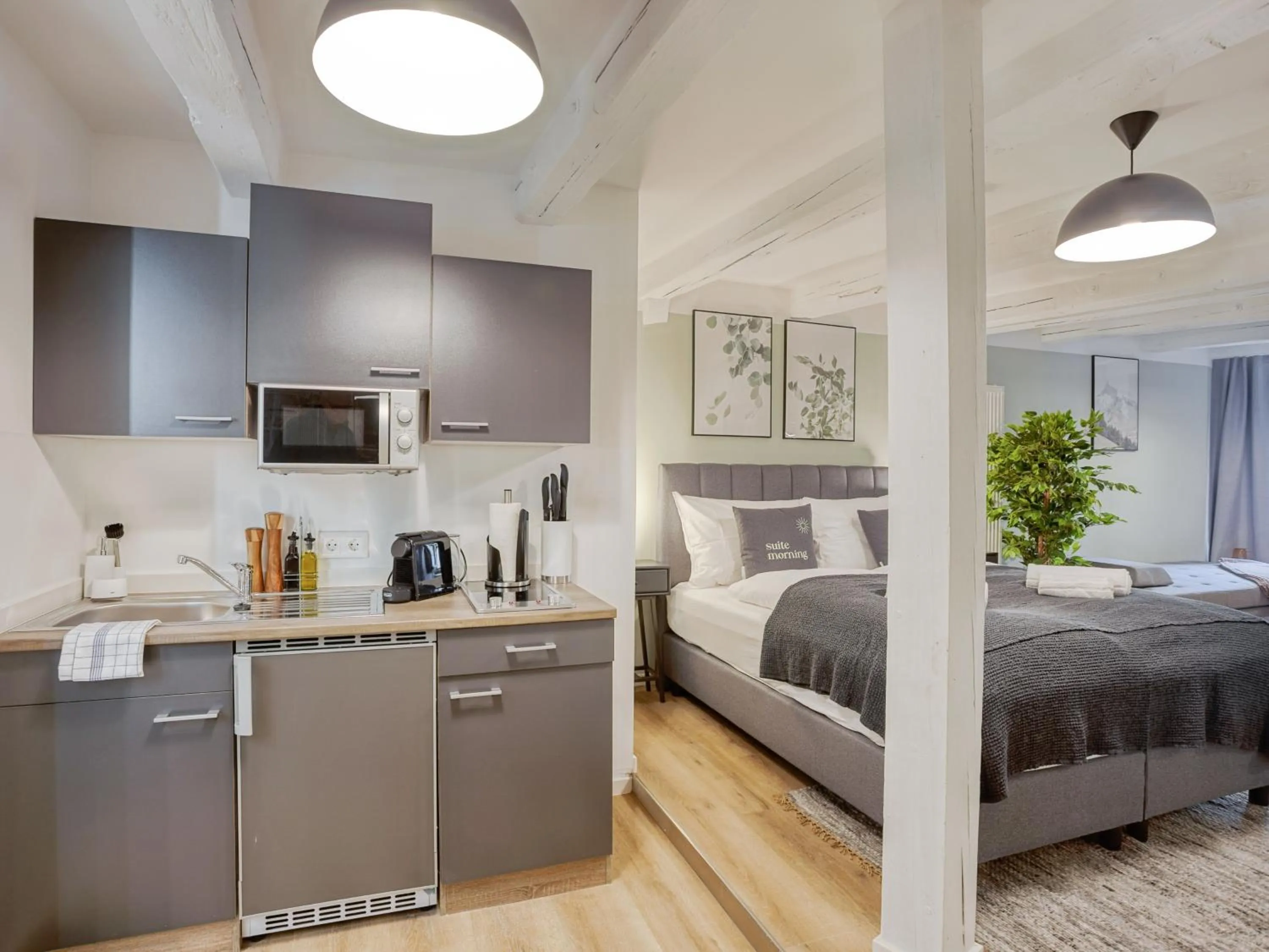 Bed in Limehome Zwickau Hauptmarkt