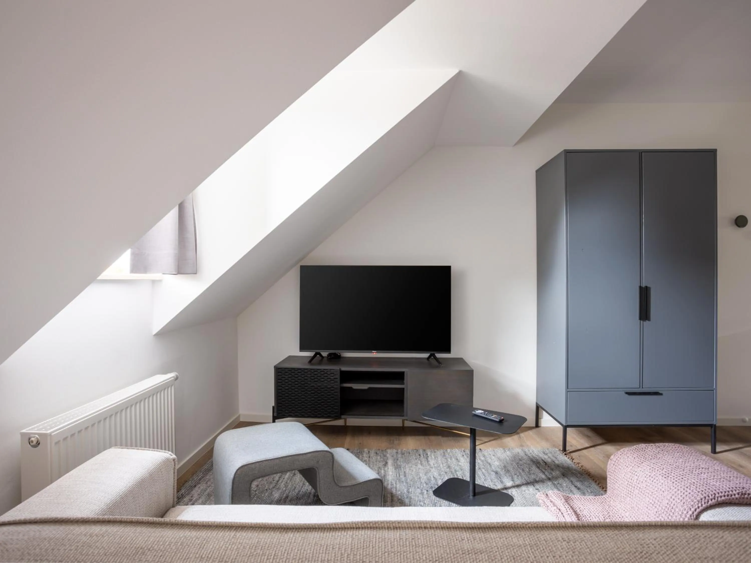 TV and multimedia in Limehome Zwickau Hauptmarkt