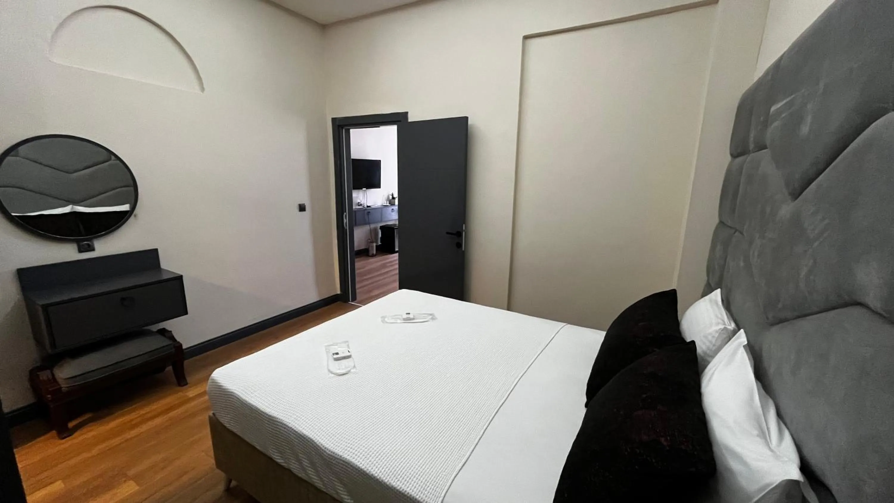 Bedroom, Bed in TAXIM 34 Hotel İstanbul