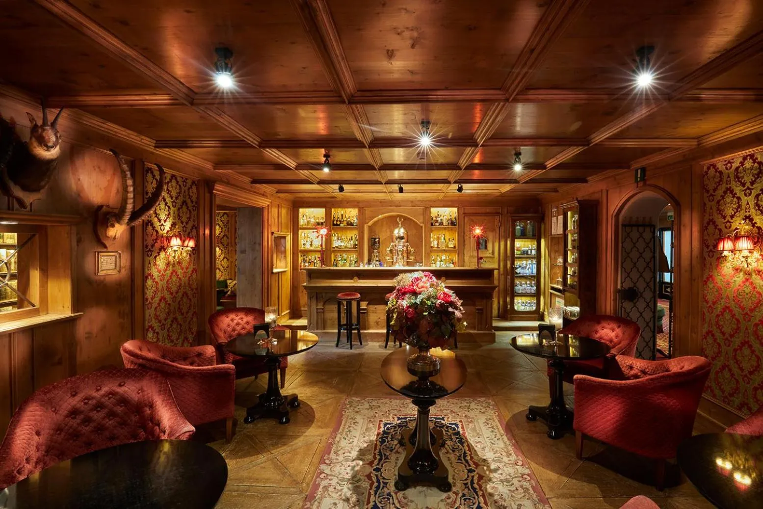 Lounge or bar in Hotel Miramonti