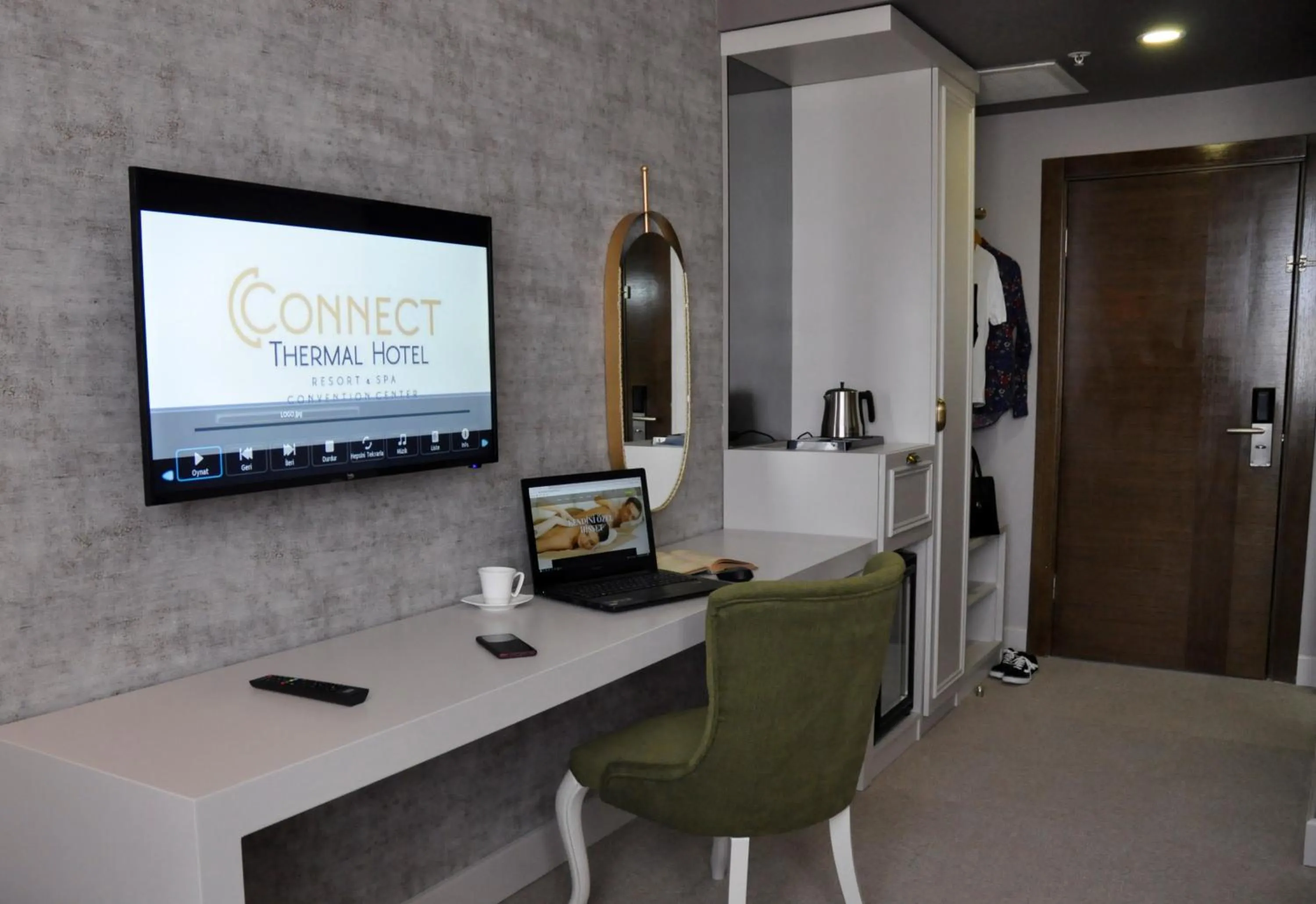 TV and multimedia, Bed in CONNECT THERMAL HOTEL