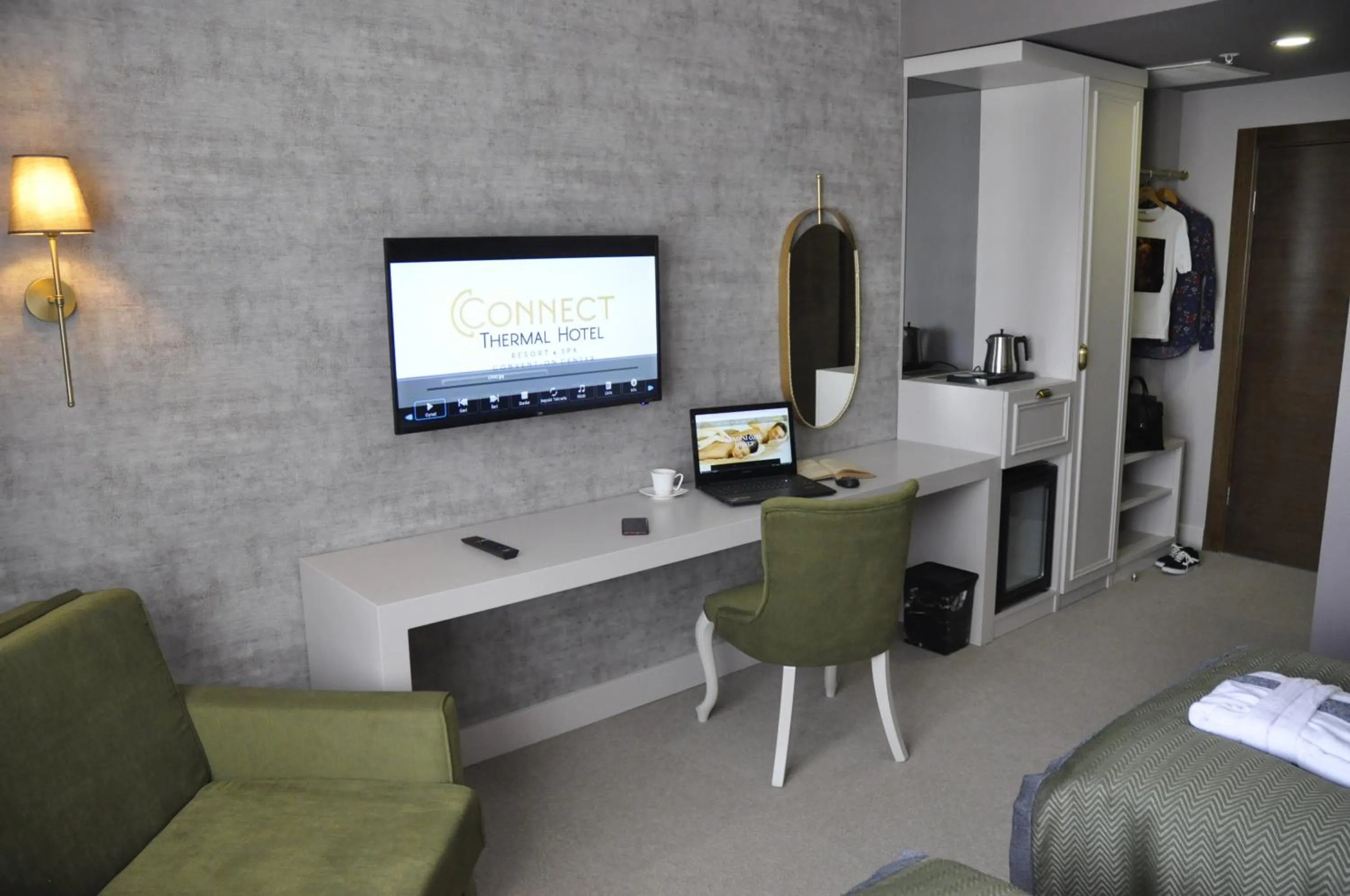 TV and multimedia in CONNECT THERMAL HOTEL