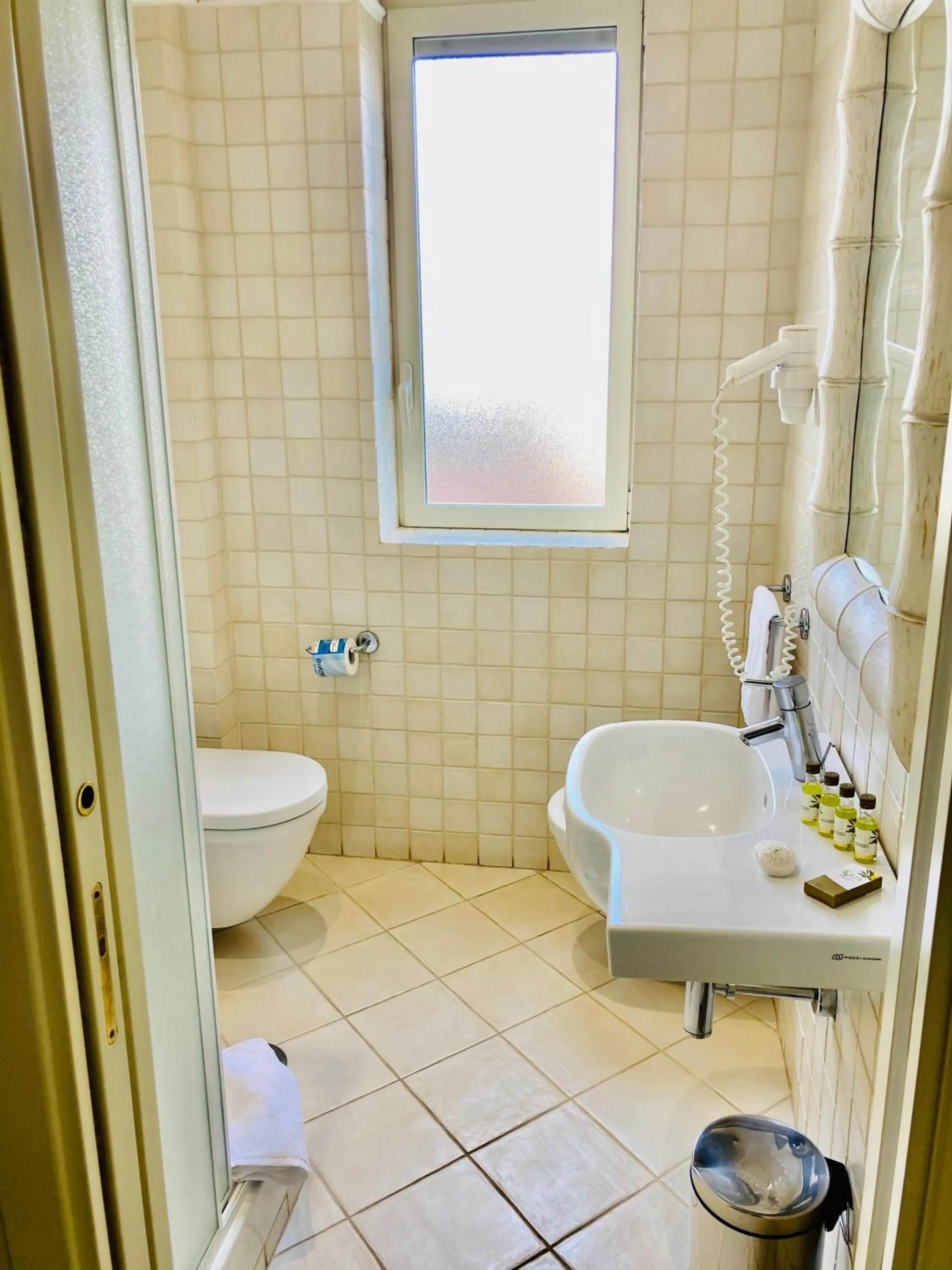 Bathroom in Hotel dei Congressi