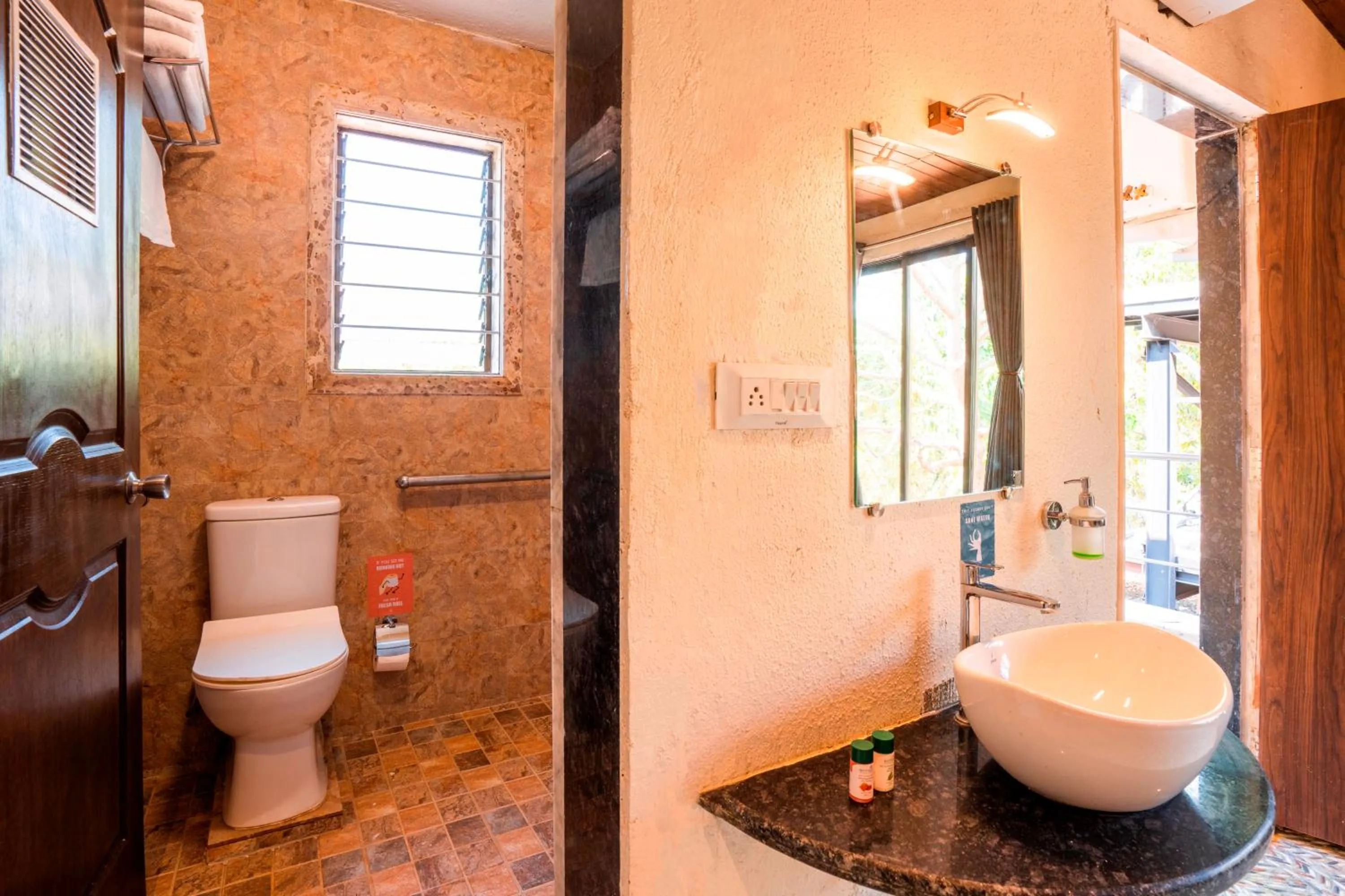 Toilet in Zostel Plus Lonavala