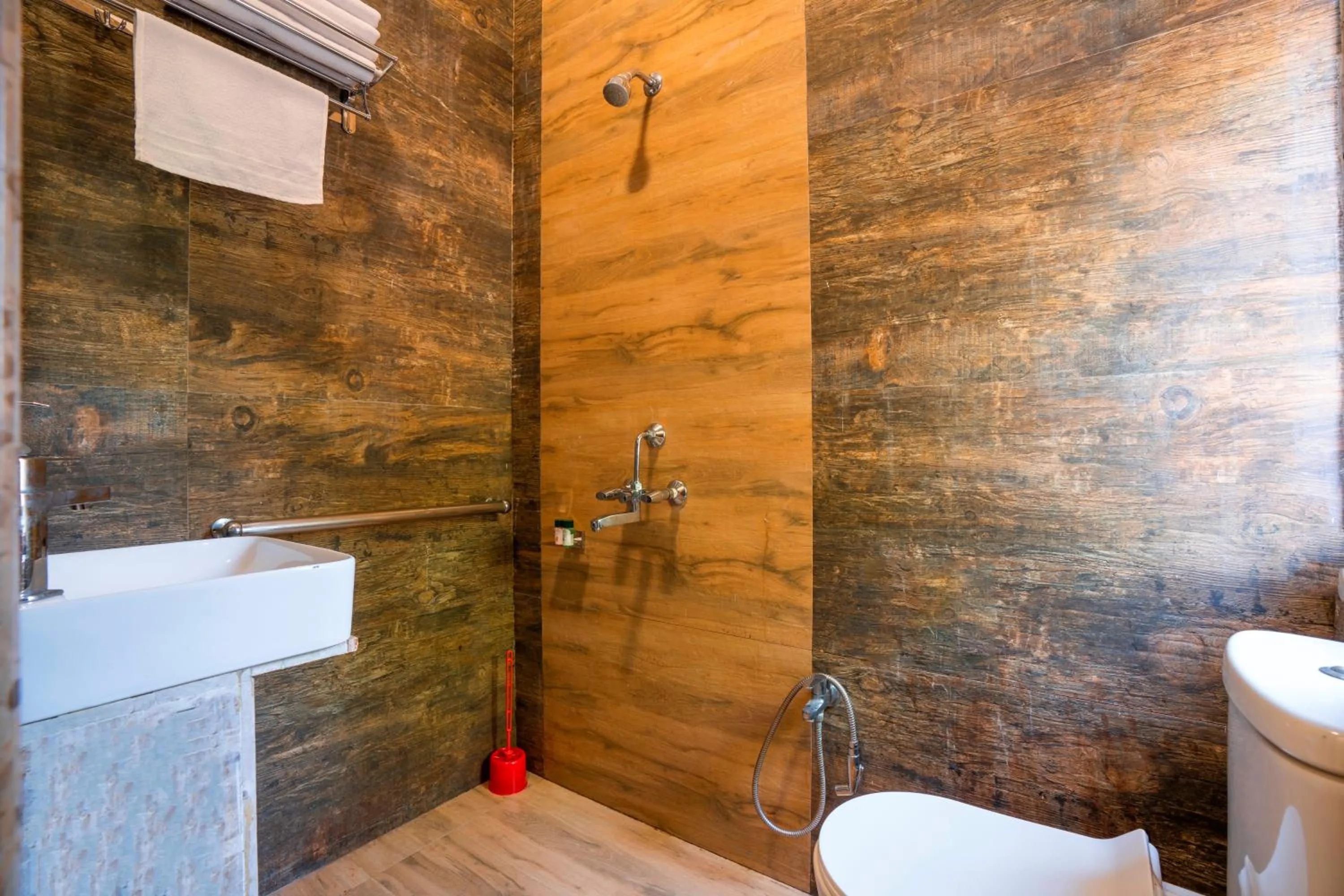 Toilet in Zostel Plus Lonavala