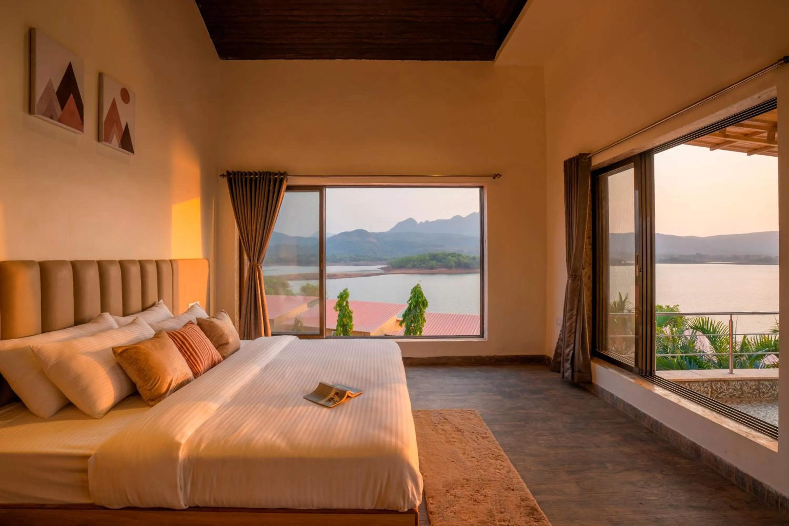 Photo of the whole room, Bed in Zostel Plus Lonavala