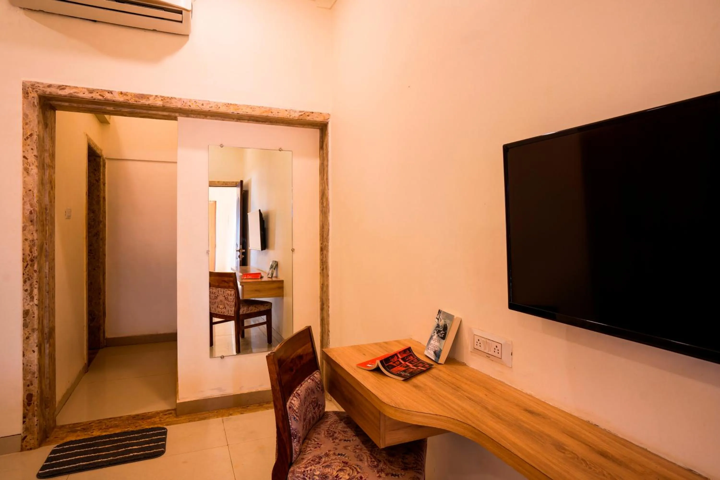 TV and multimedia in Zostel Plus Lonavala