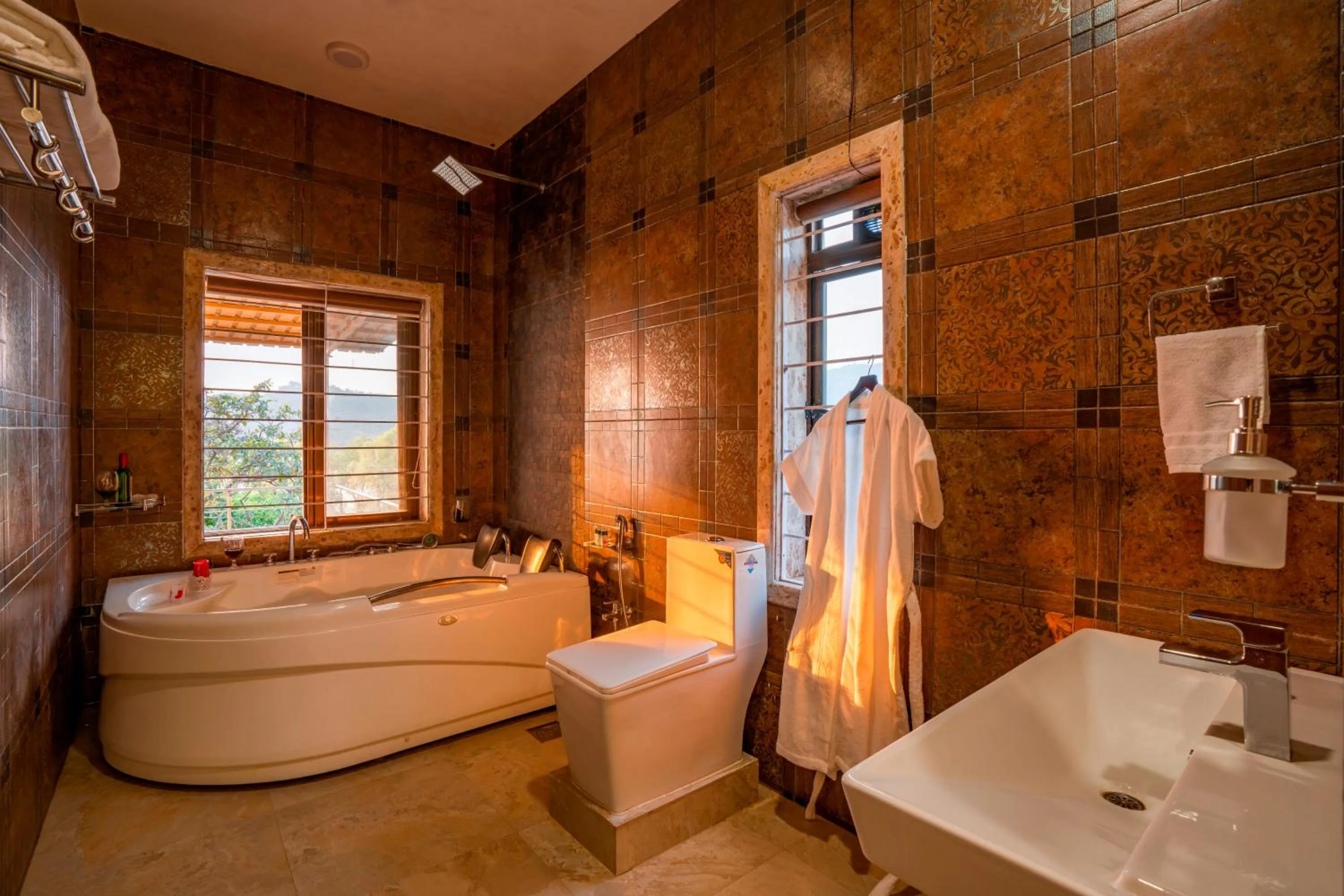 Toilet in Zostel Plus Lonavala