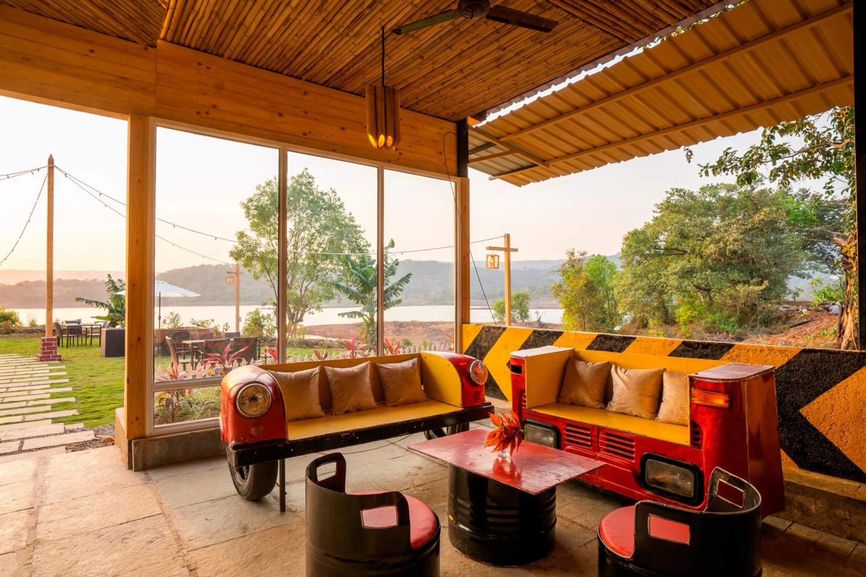 Restaurant/places to eat in Zostel Plus Lonavala