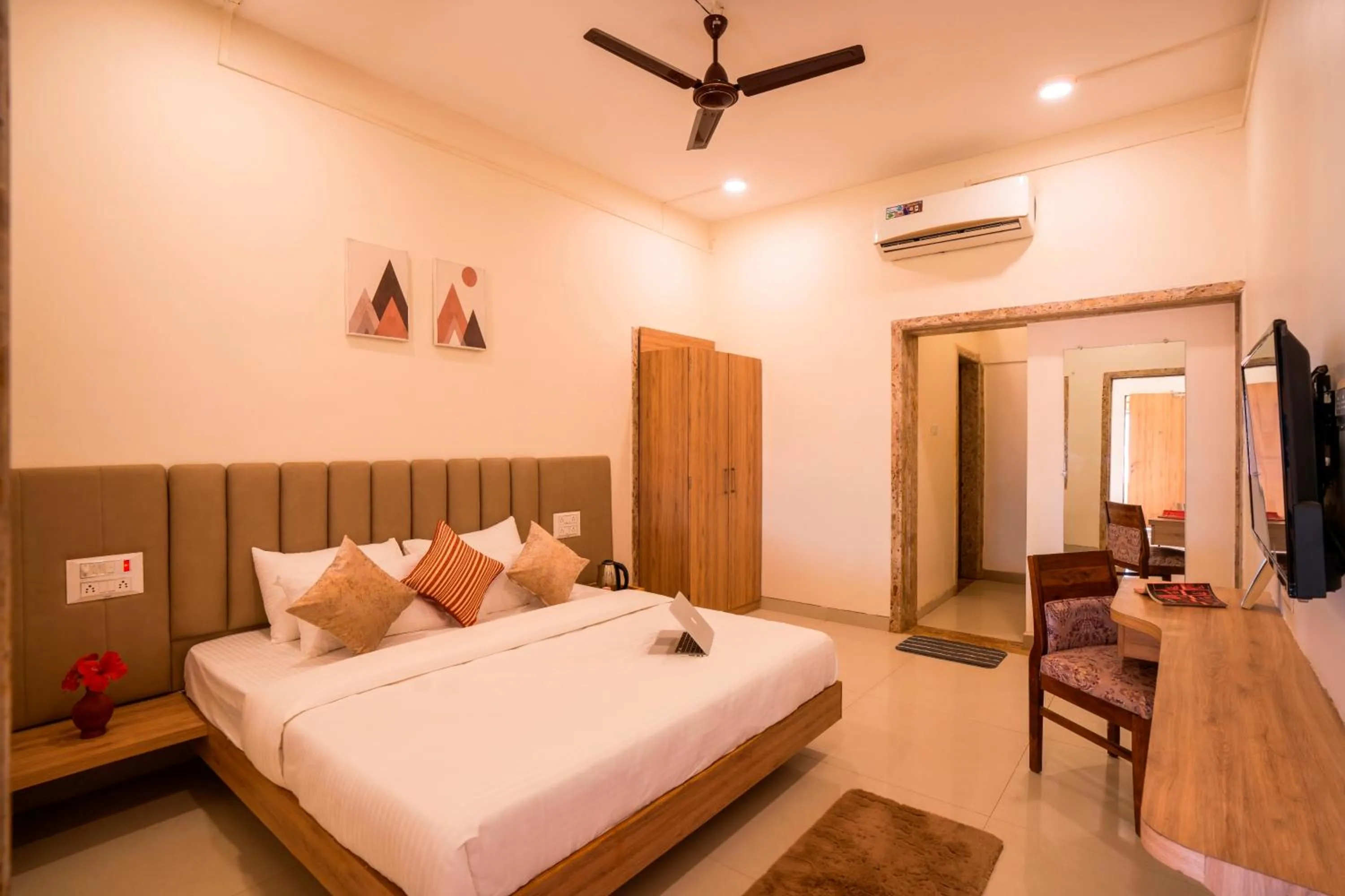 Photo of the whole room, Bed in Zostel Plus Lonavala