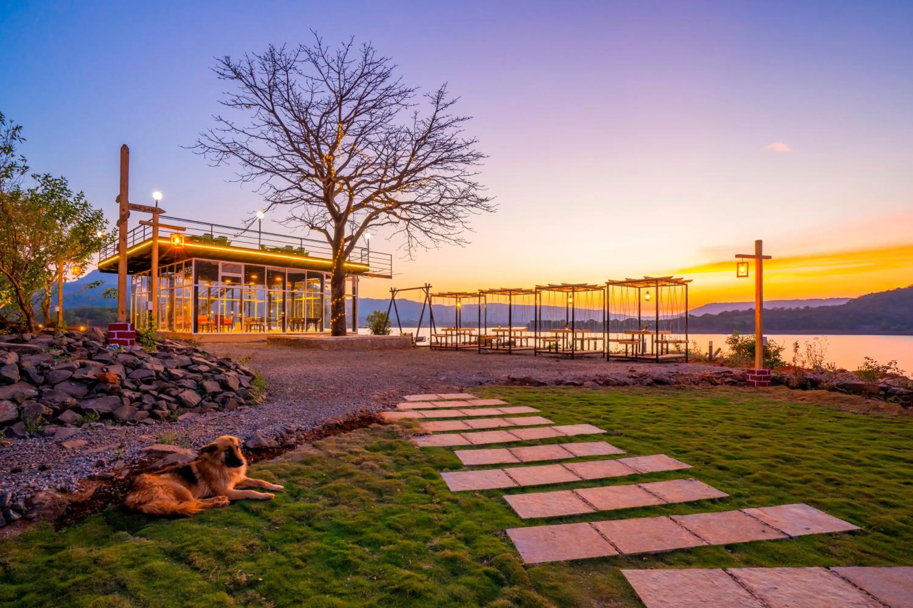 Garden in Zostel Plus Lonavala