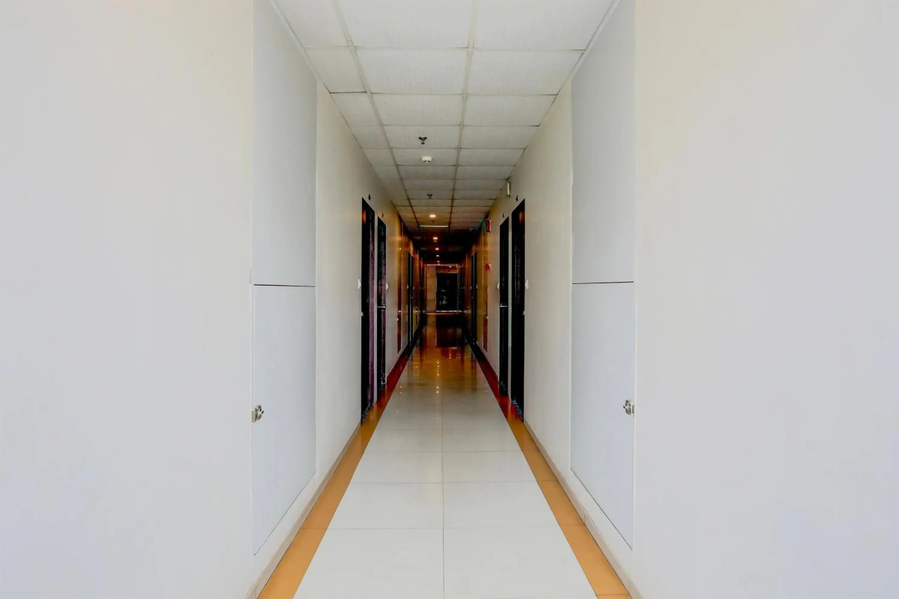 Lobby or reception in FabHotel Prime Ace II - Nr Jupiter Hospital