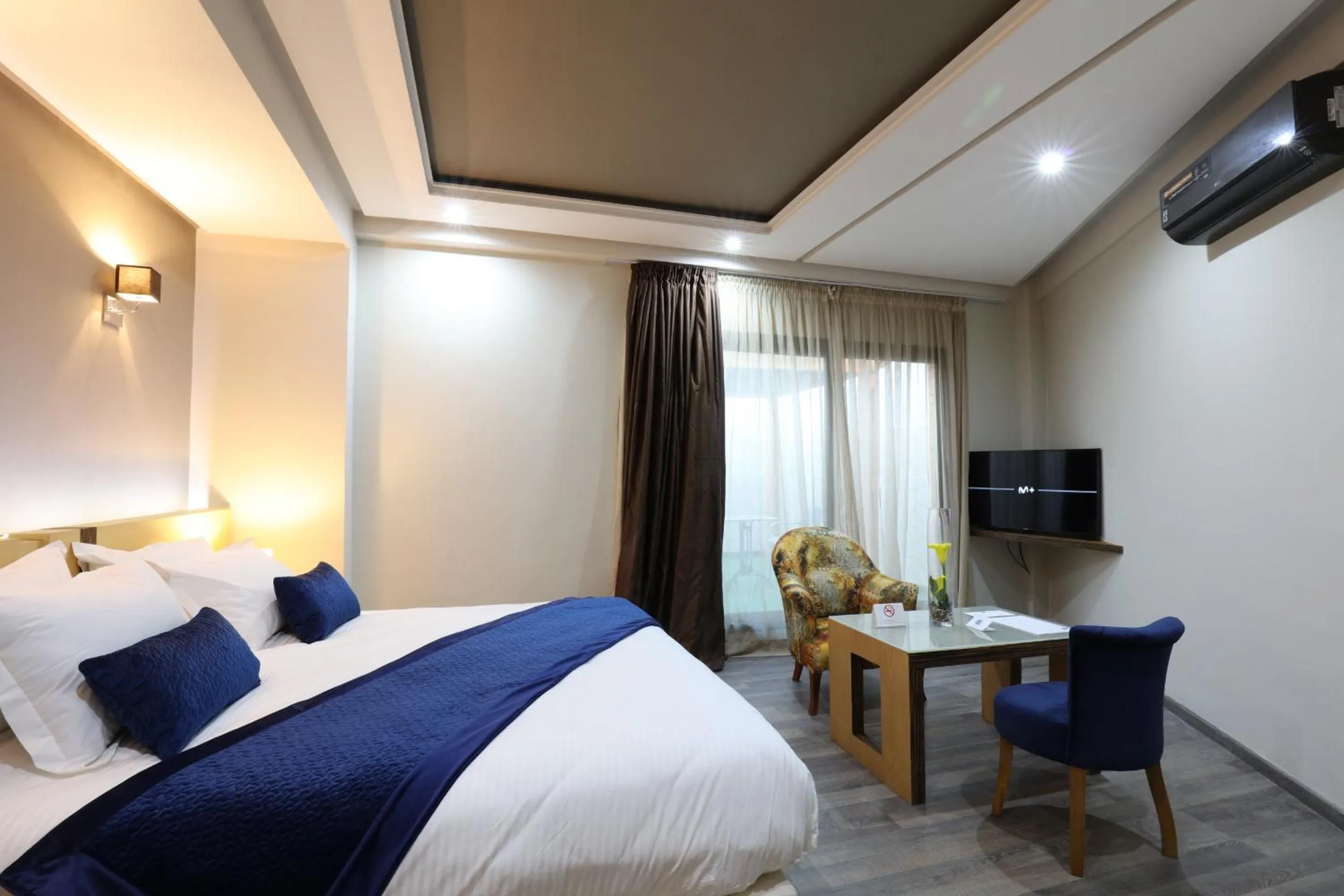 Balcony/Terrace, Bed in Silver Suites Hotel & Spa Casablanca