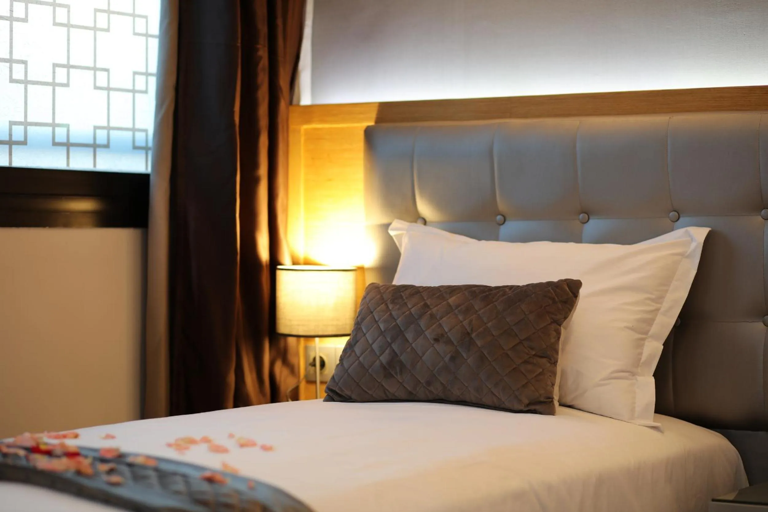 Bed in Silver Suites Hotel & Spa Casablanca