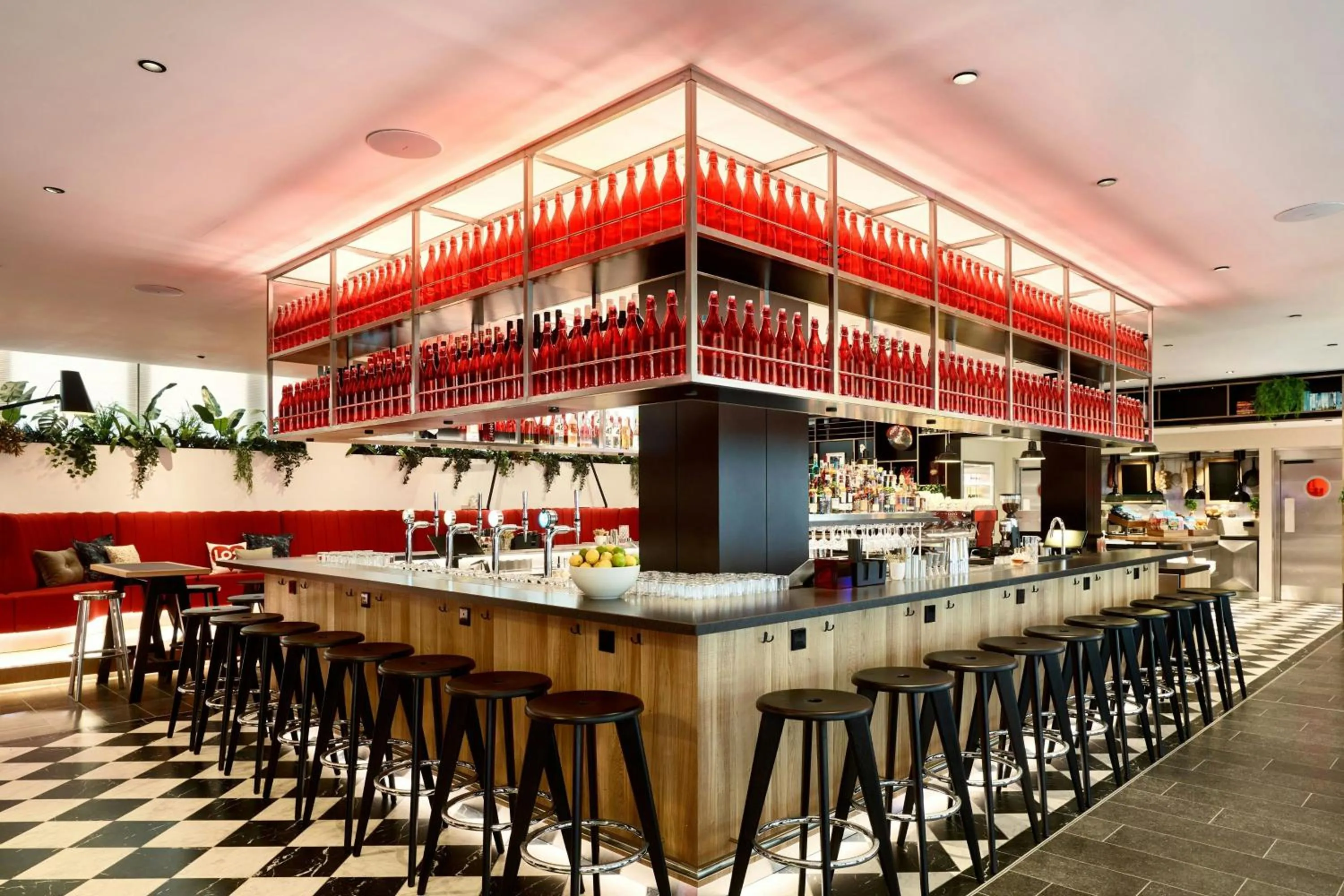 Restaurant/places to eat in citizenM London Victoria Station