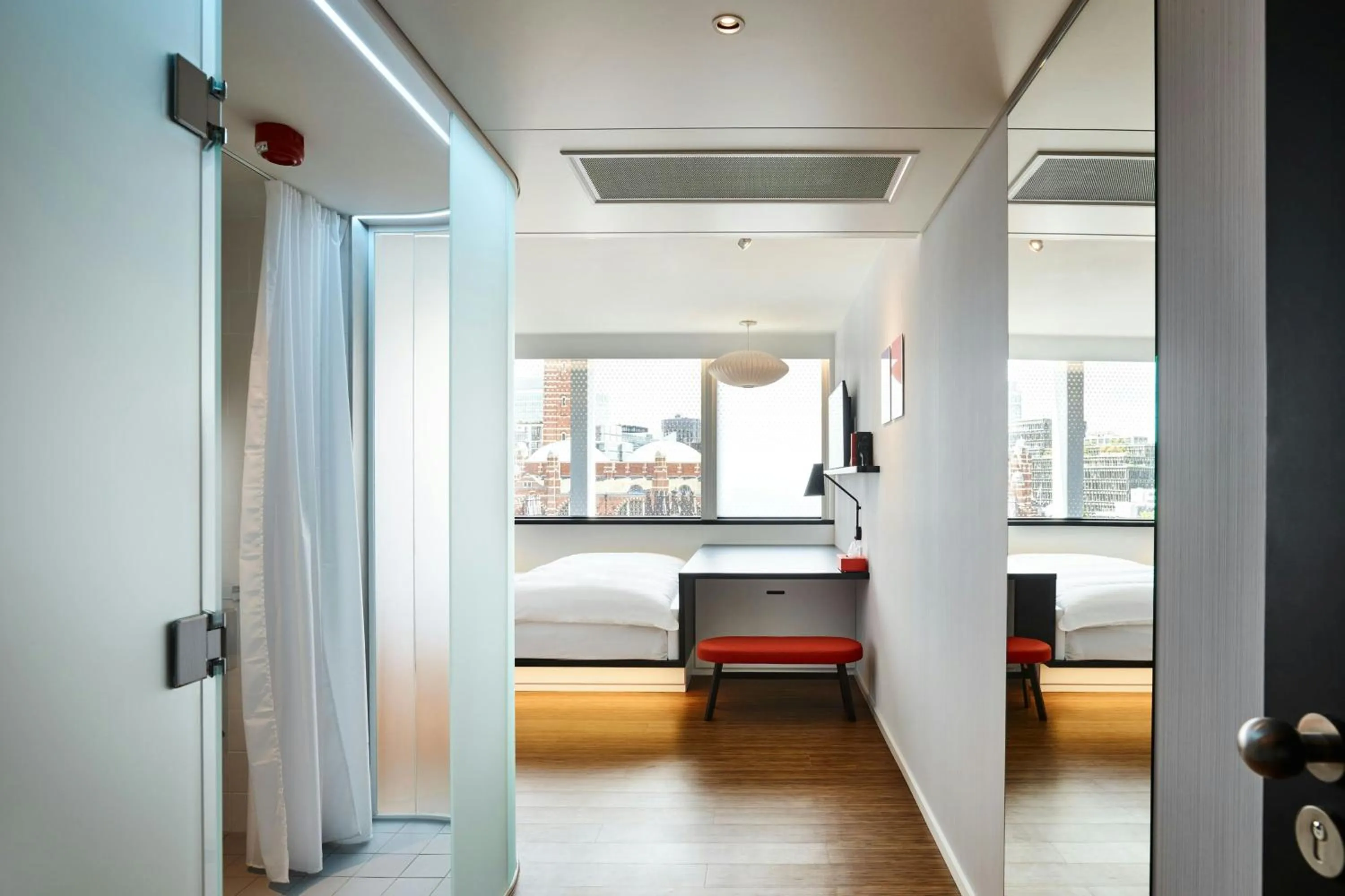 Bedroom, Bed in citizenM London Victoria Station