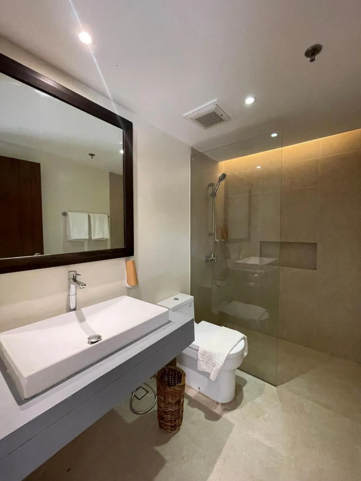 Shower in Isla Amara Resort