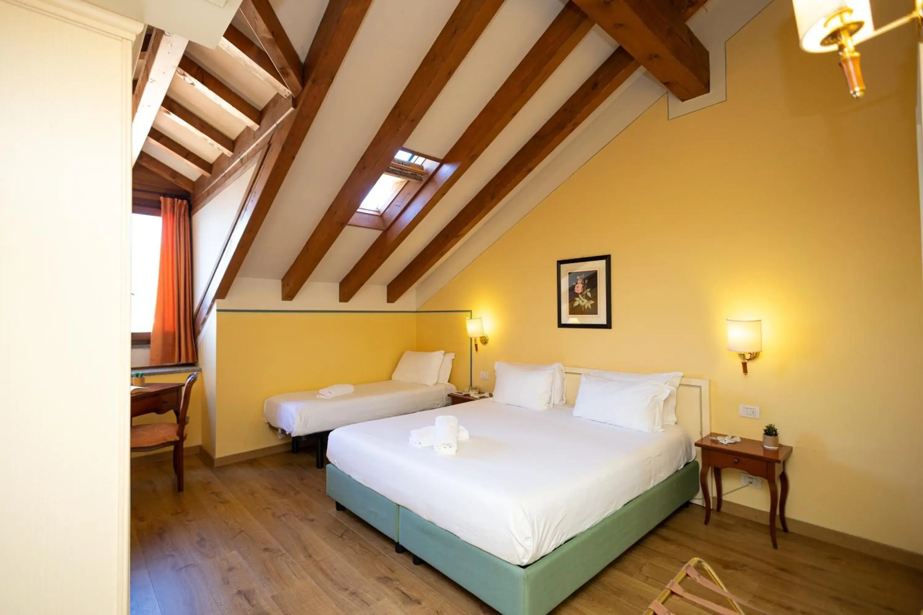 Family Room in Hotel Pallanza by LVG Hotel Collection Family Room in Hotel Pallanza by LVG Hotel Collection