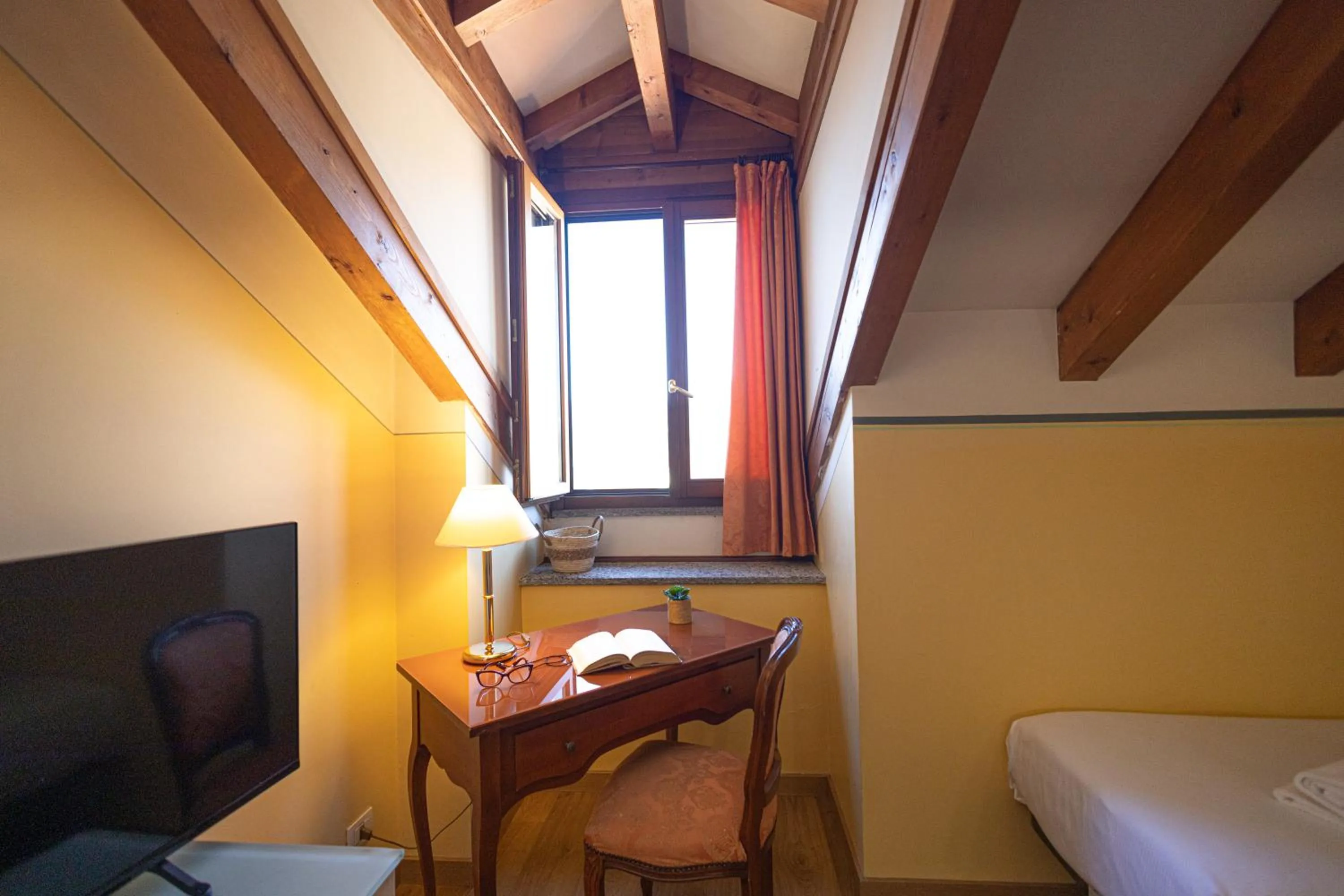 Bed in LVG Hotel Collection - Pallanza