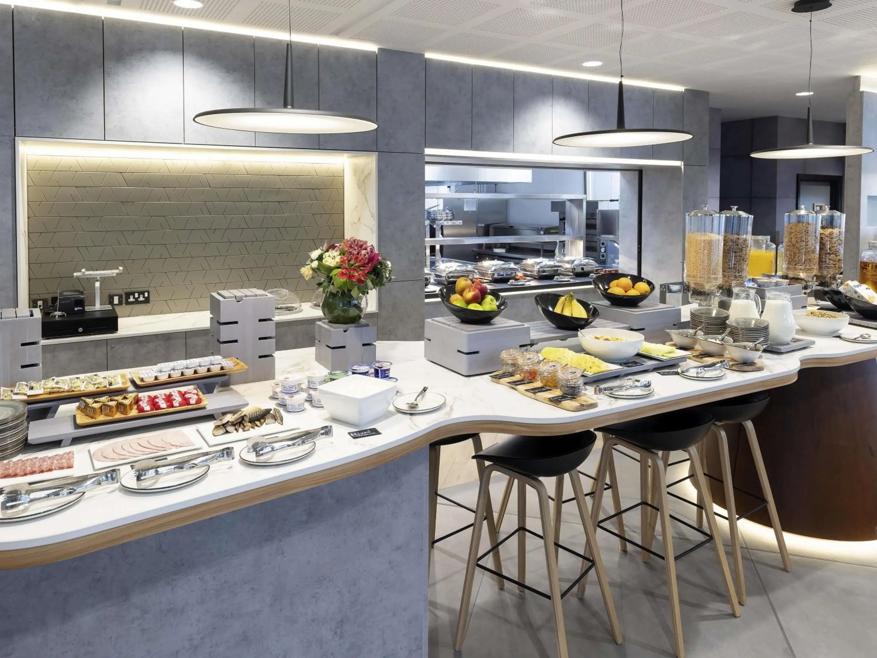 Breakfast in Novotel Liverpool Paddington Village