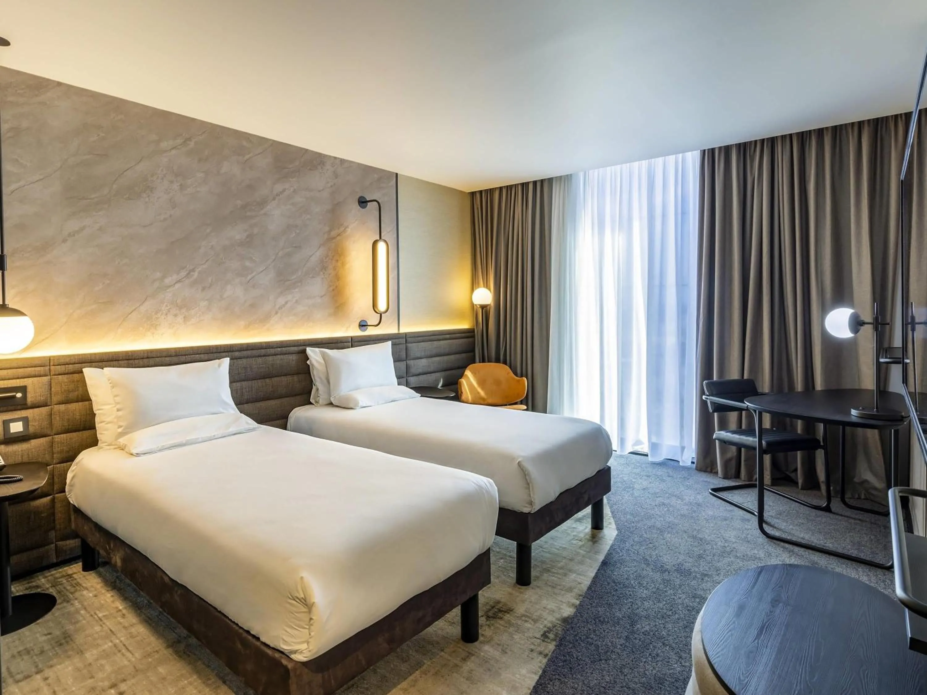 Bedroom, Bed in Novotel Liverpool Paddington Village