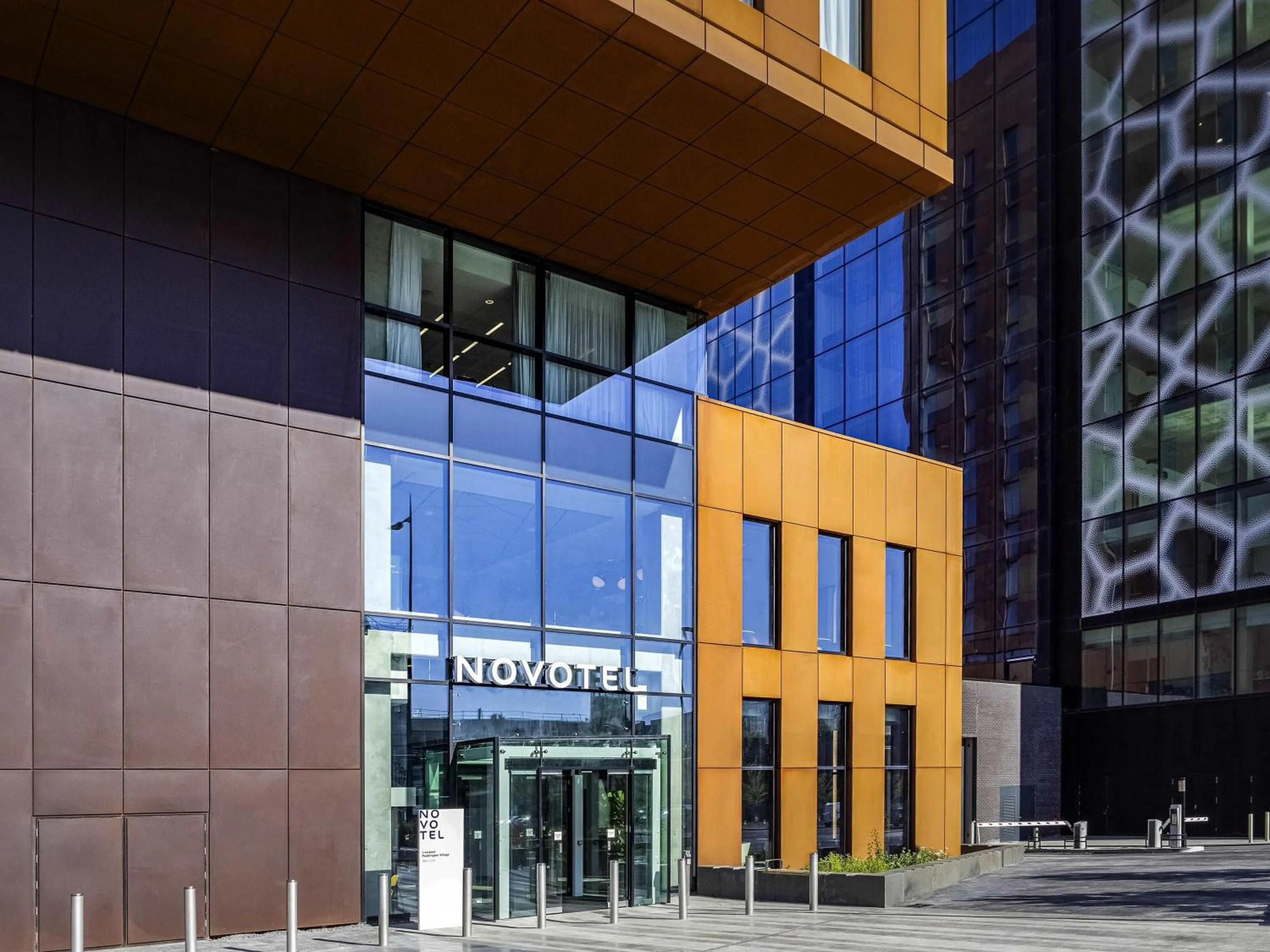 Property building in Novotel Liverpool Paddington Village