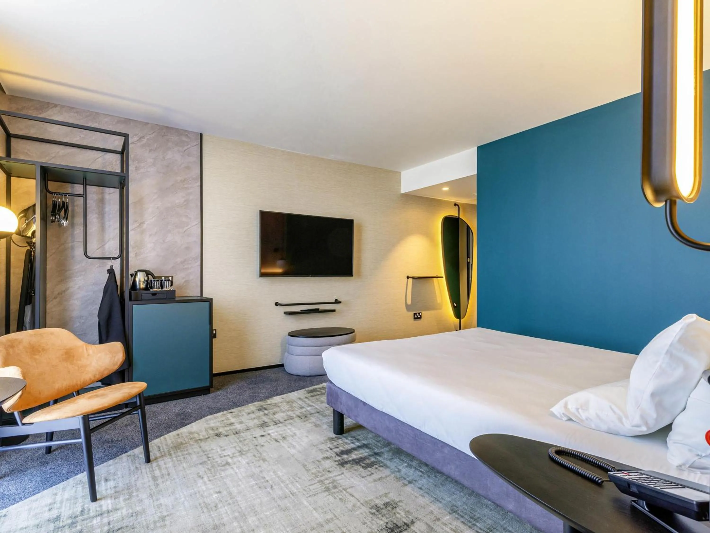Bedroom, Bed in Novotel Liverpool Paddington Village