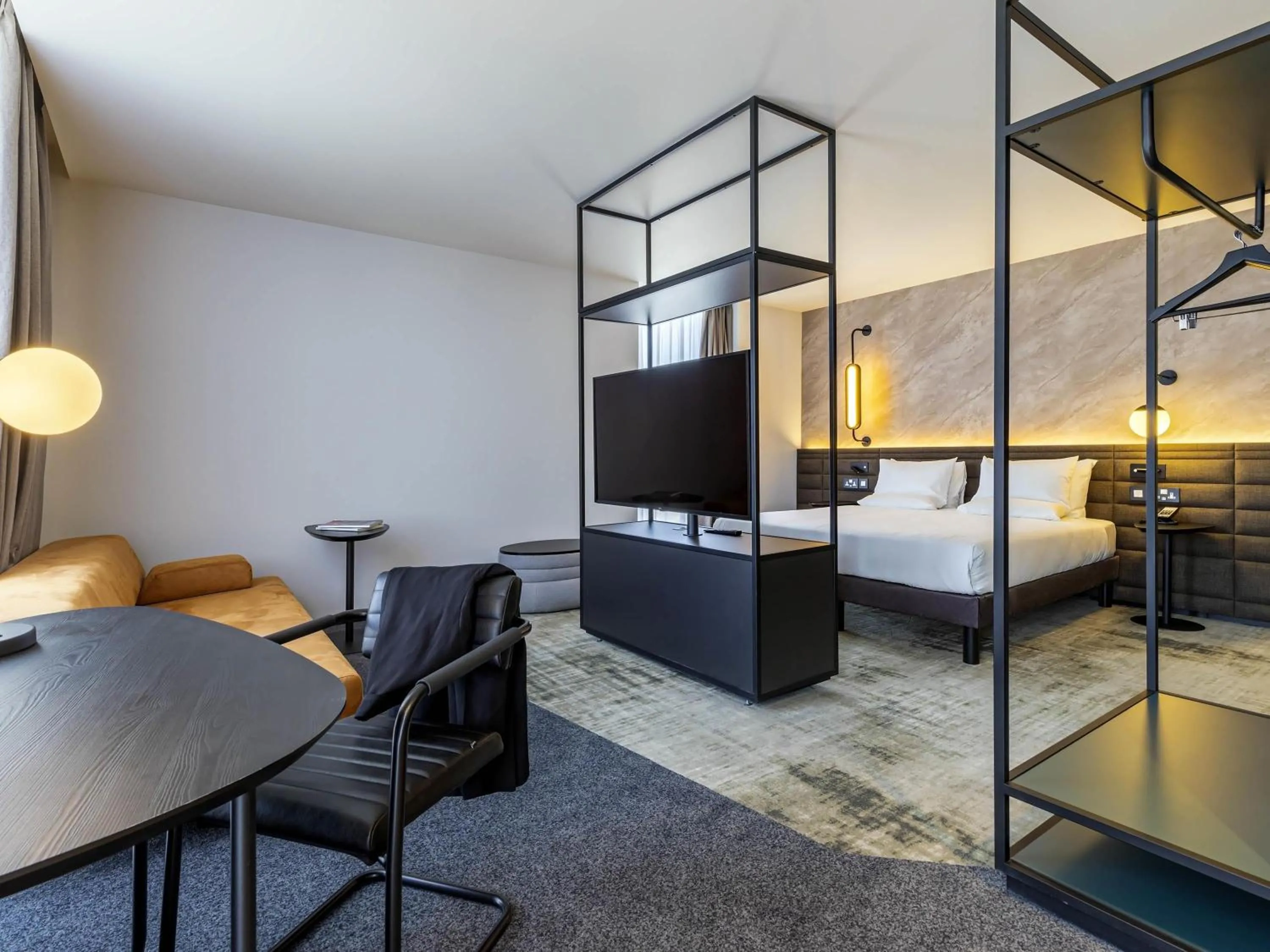 Bedroom, Bed in Novotel Liverpool Paddington Village