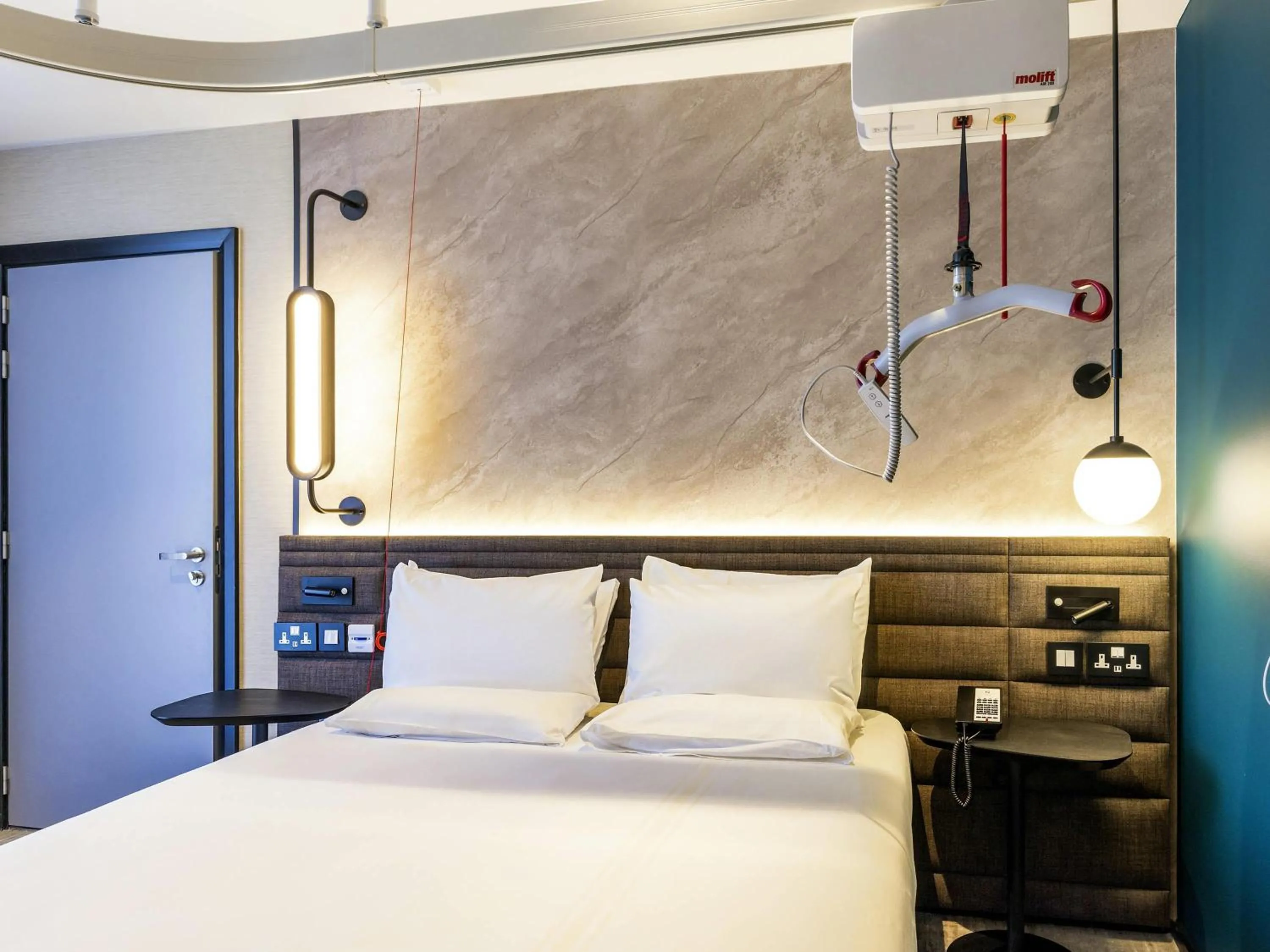 Bedroom, Bed in Novotel Liverpool Paddington Village