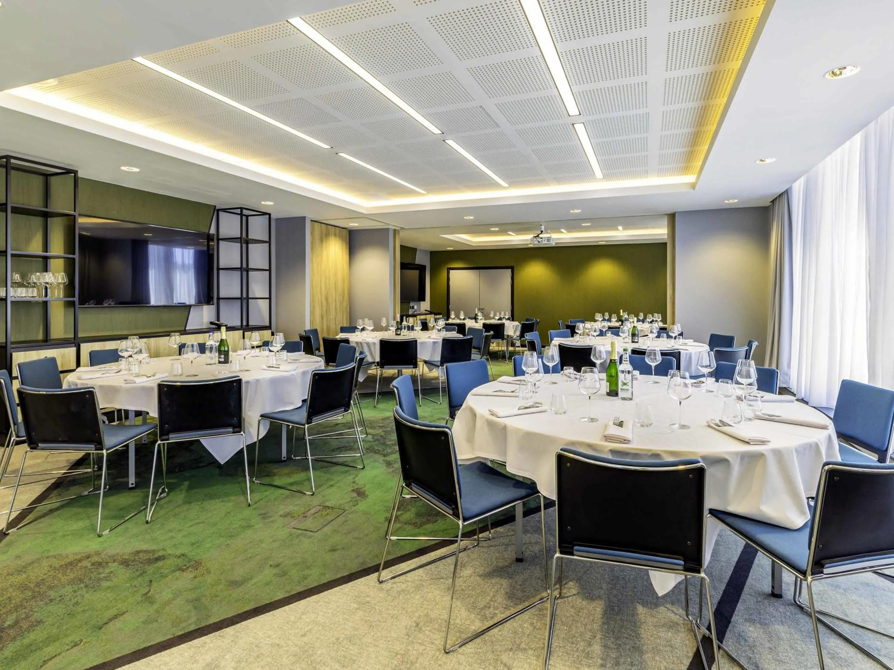 Meeting/conference room in Novotel Liverpool Paddington Village