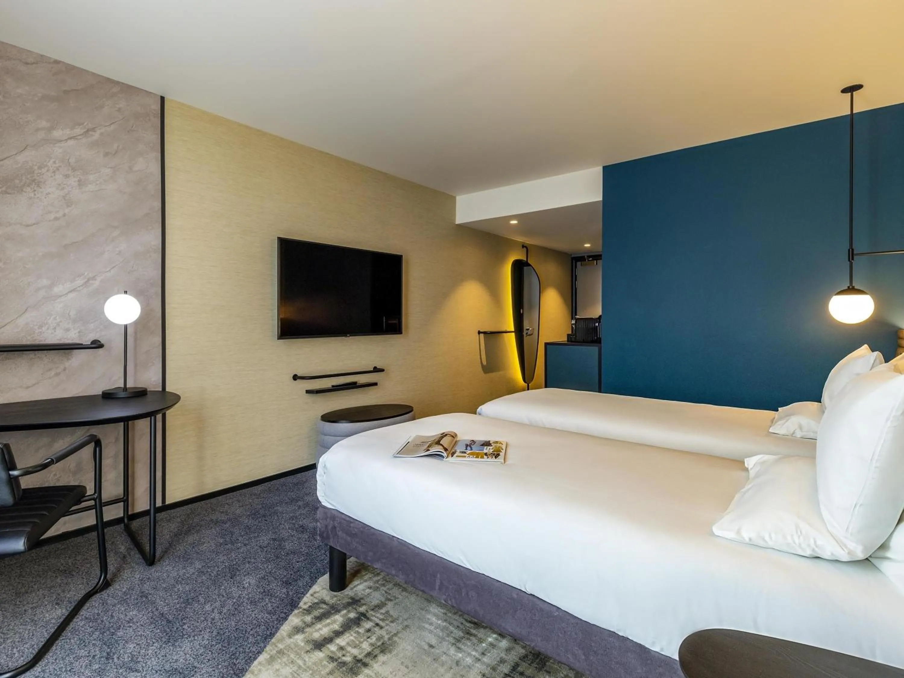 Bedroom, Bed in Novotel Liverpool Paddington Village