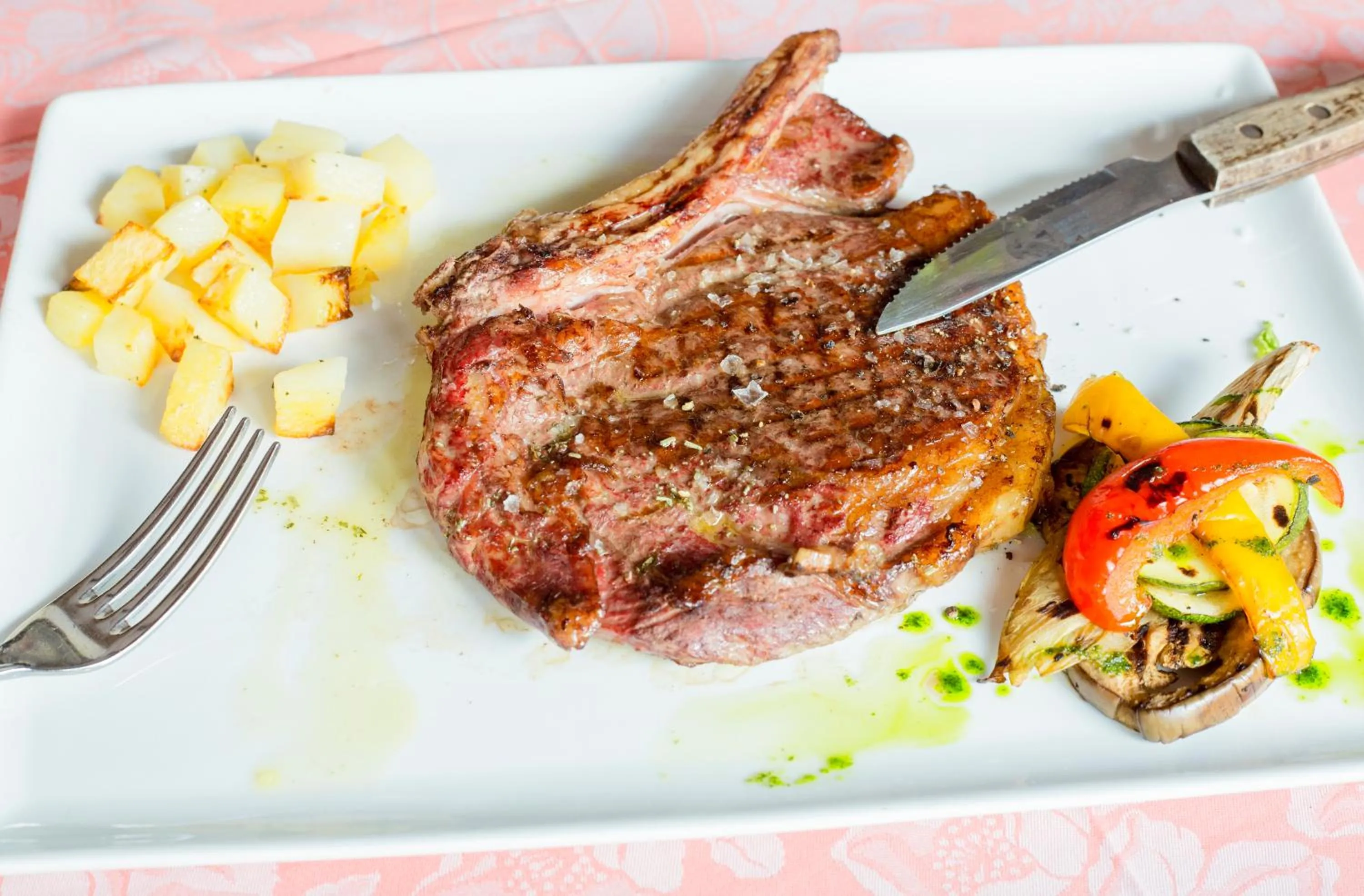 Restaurant/places to eat in Hotel Carlone